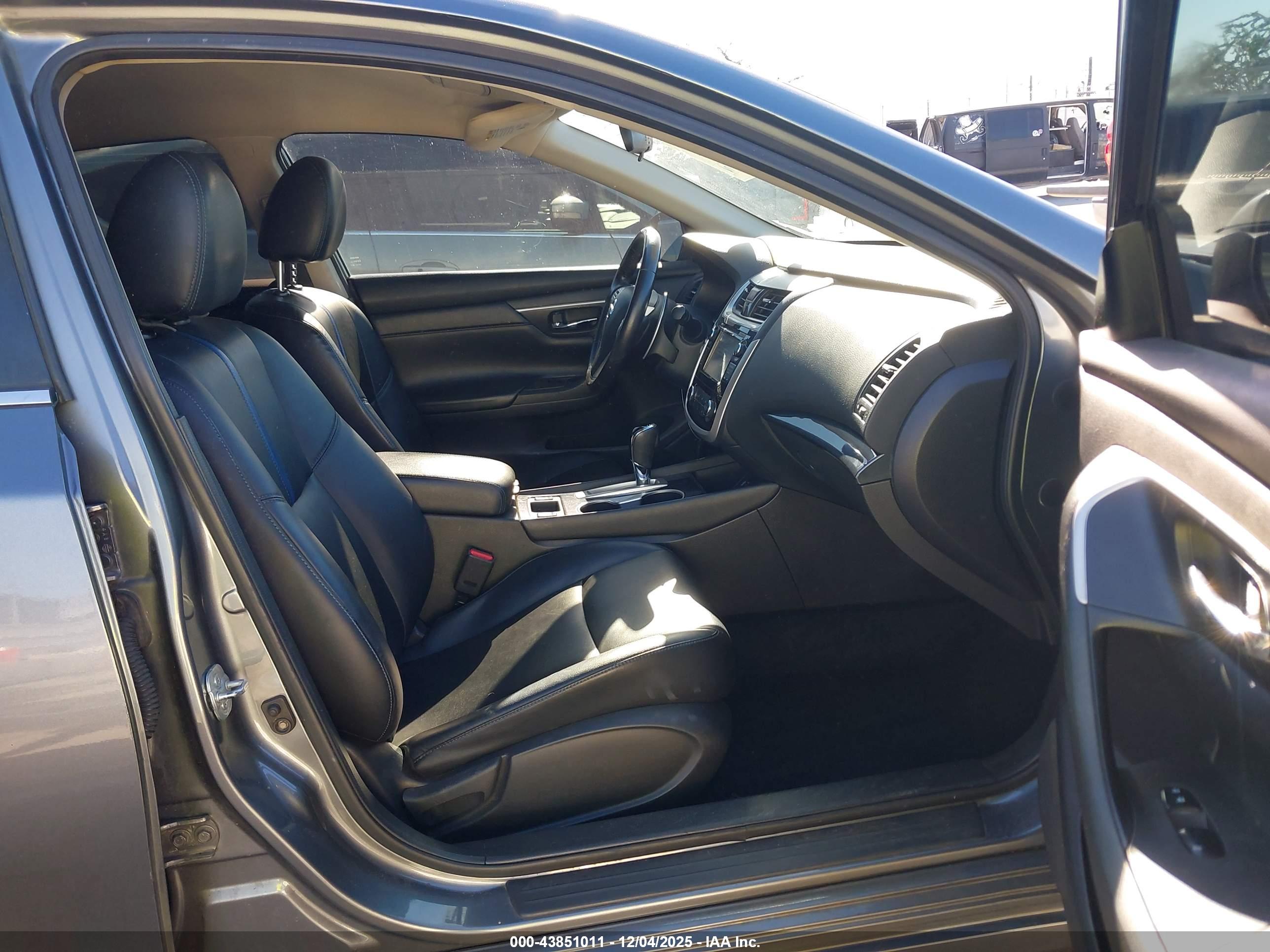 NISSAN ALTIMA image 5