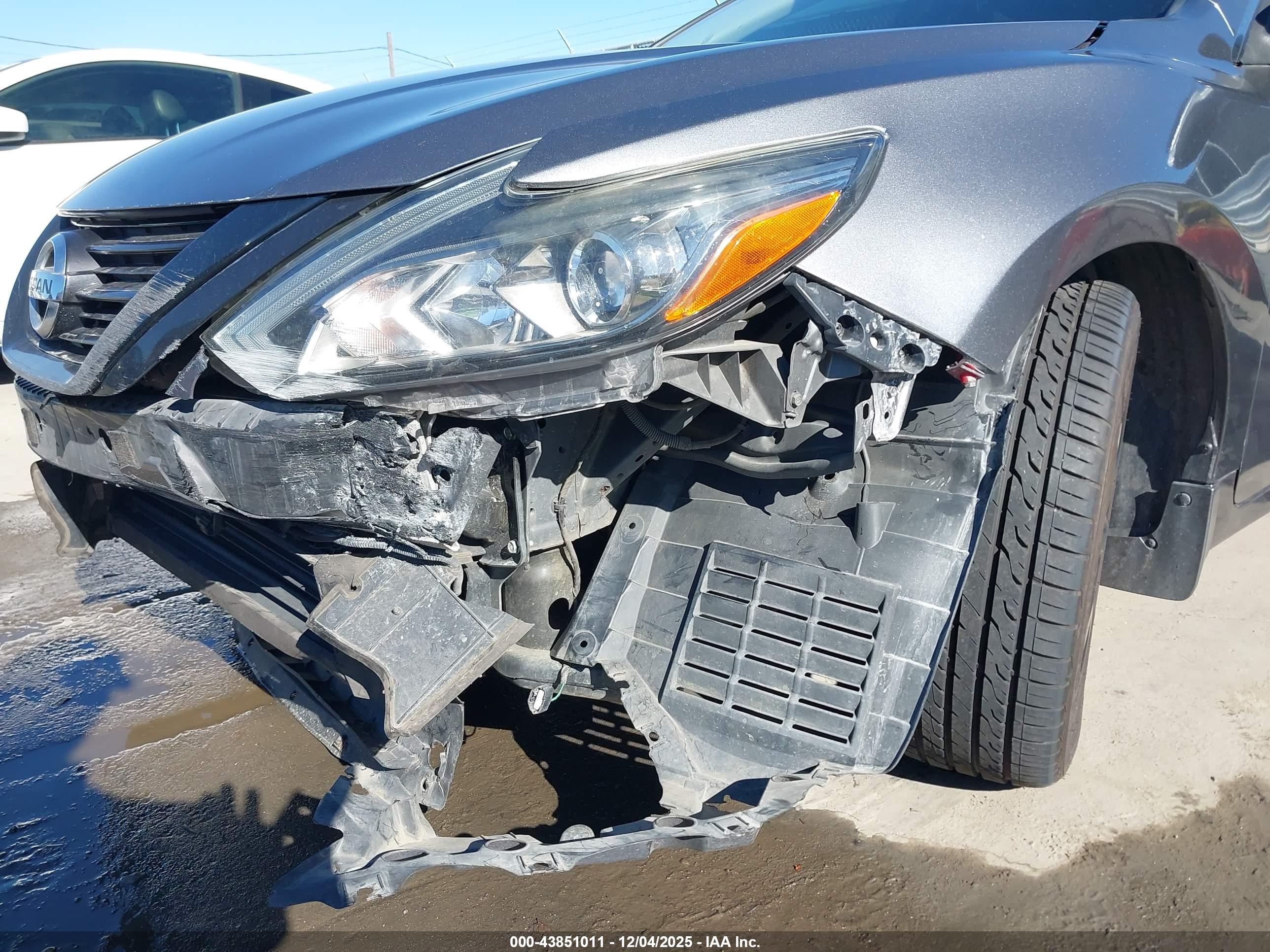 NISSAN ALTIMA image 6