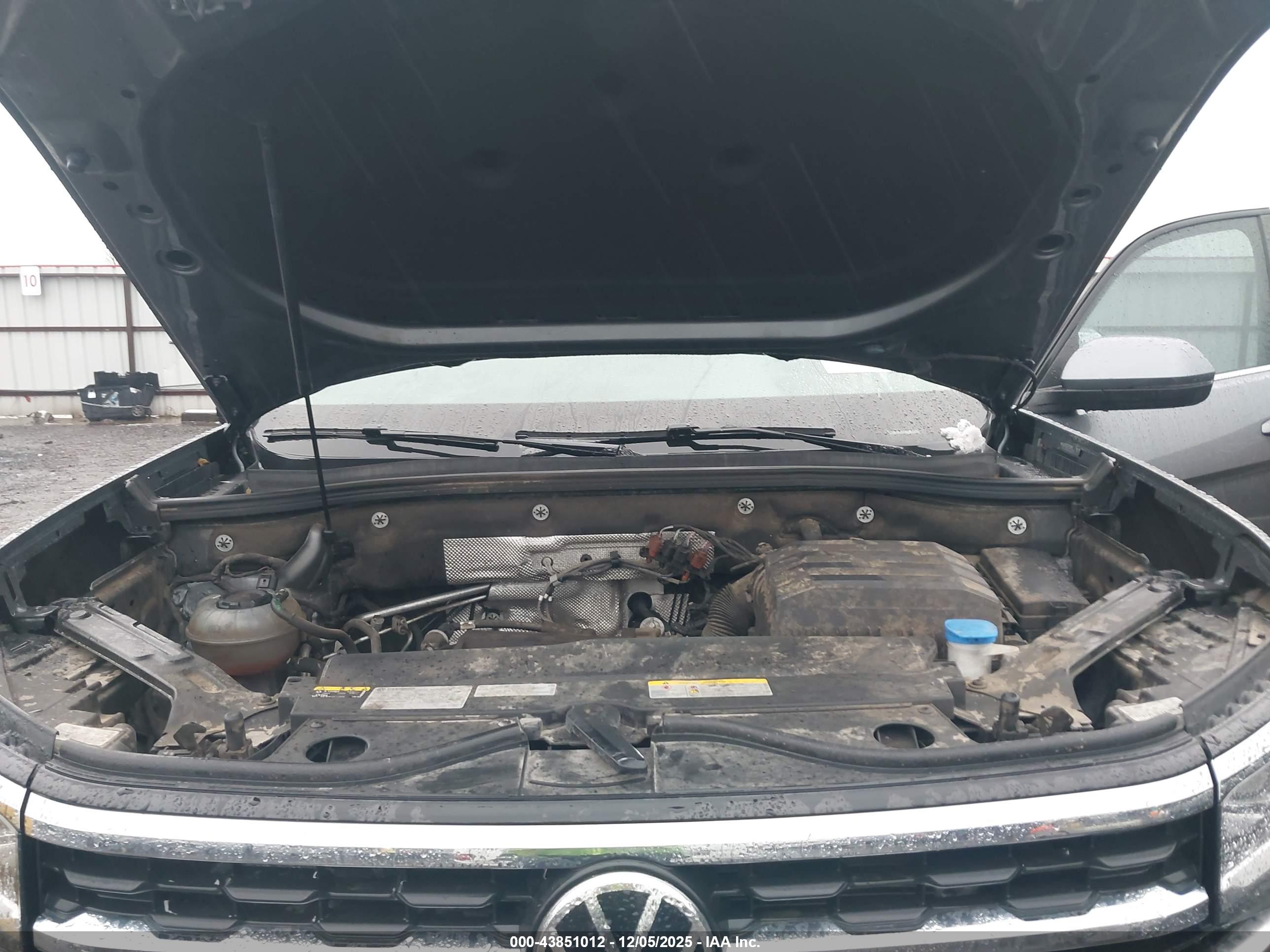 VOLKSWAGEN ATLAS image 10