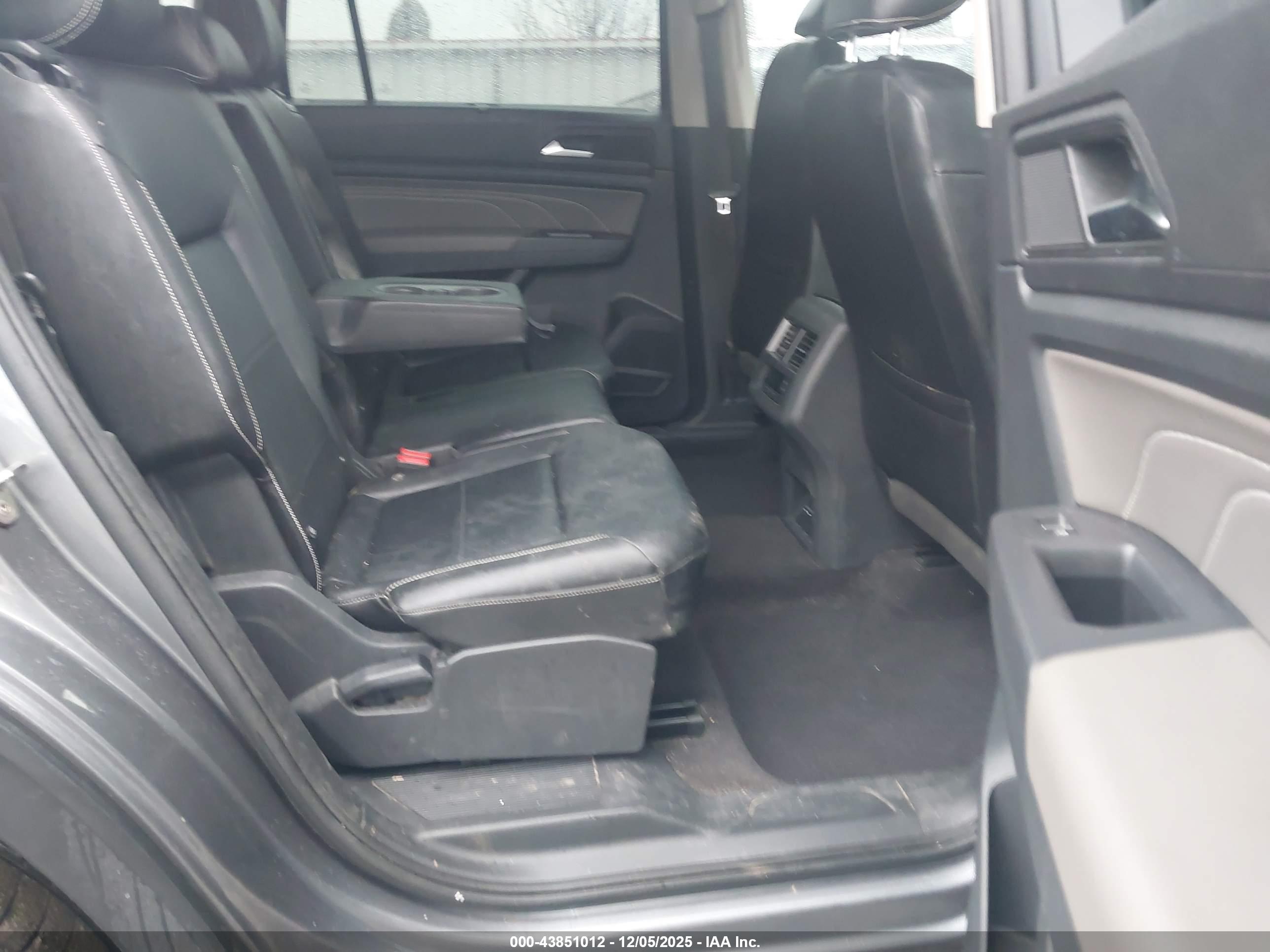 VOLKSWAGEN ATLAS image 8