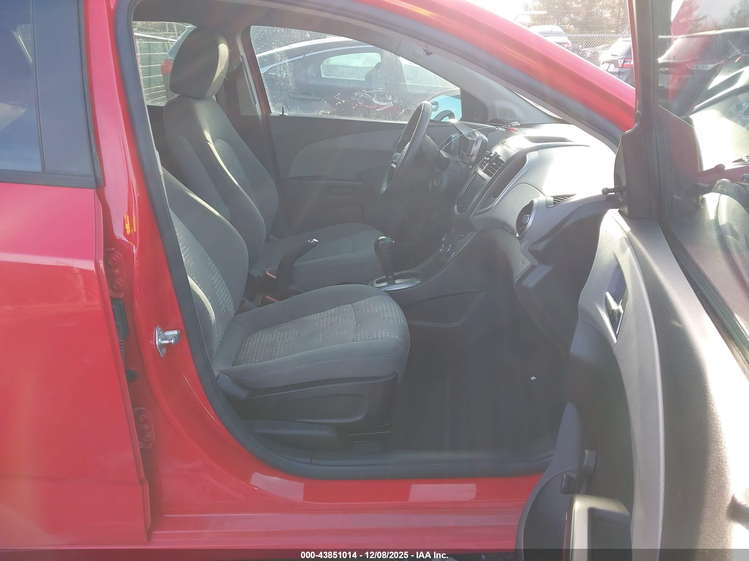 CHEVROLET SONIC image 5