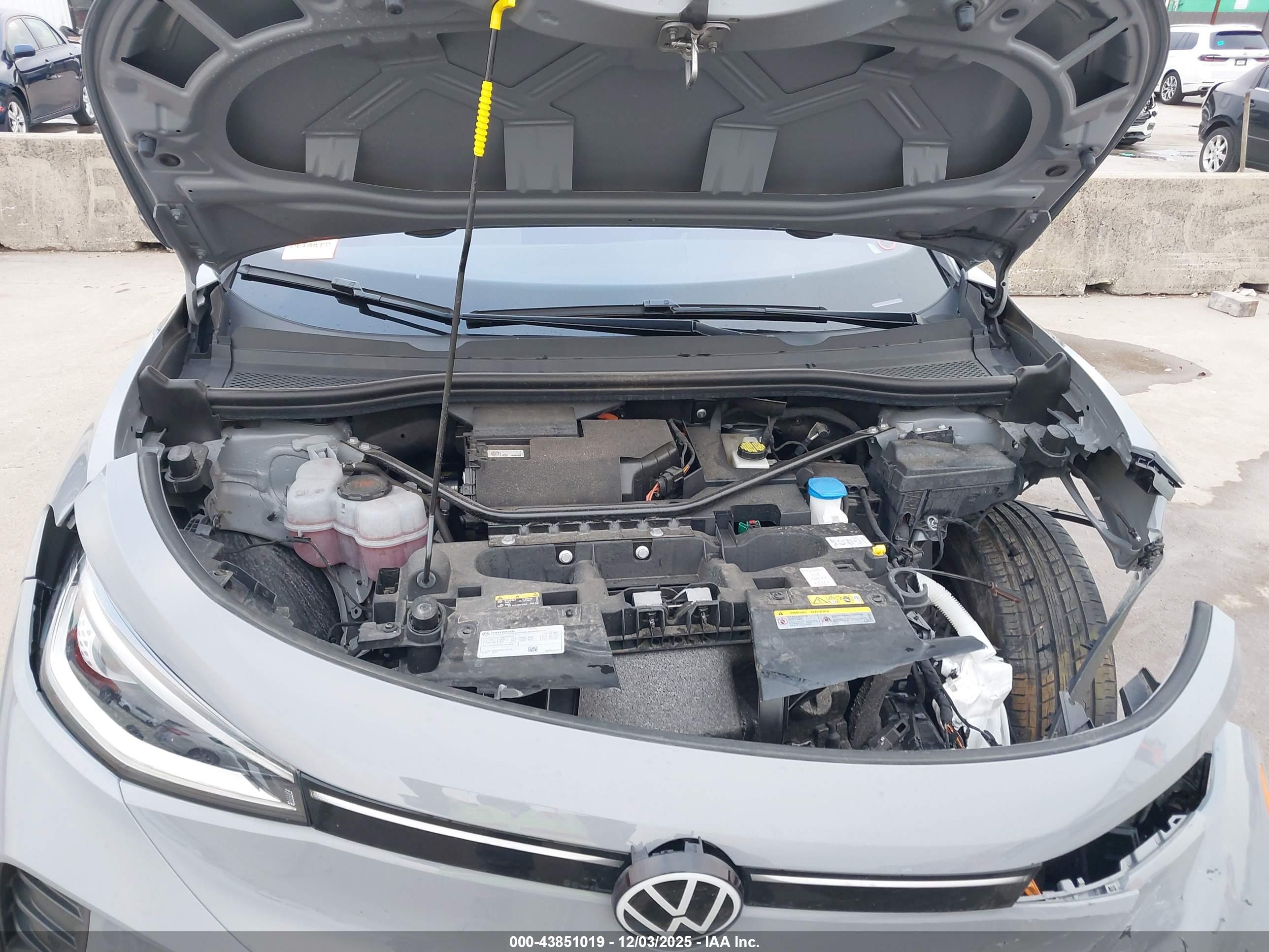 VOLKSWAGEN ID.4 image 10