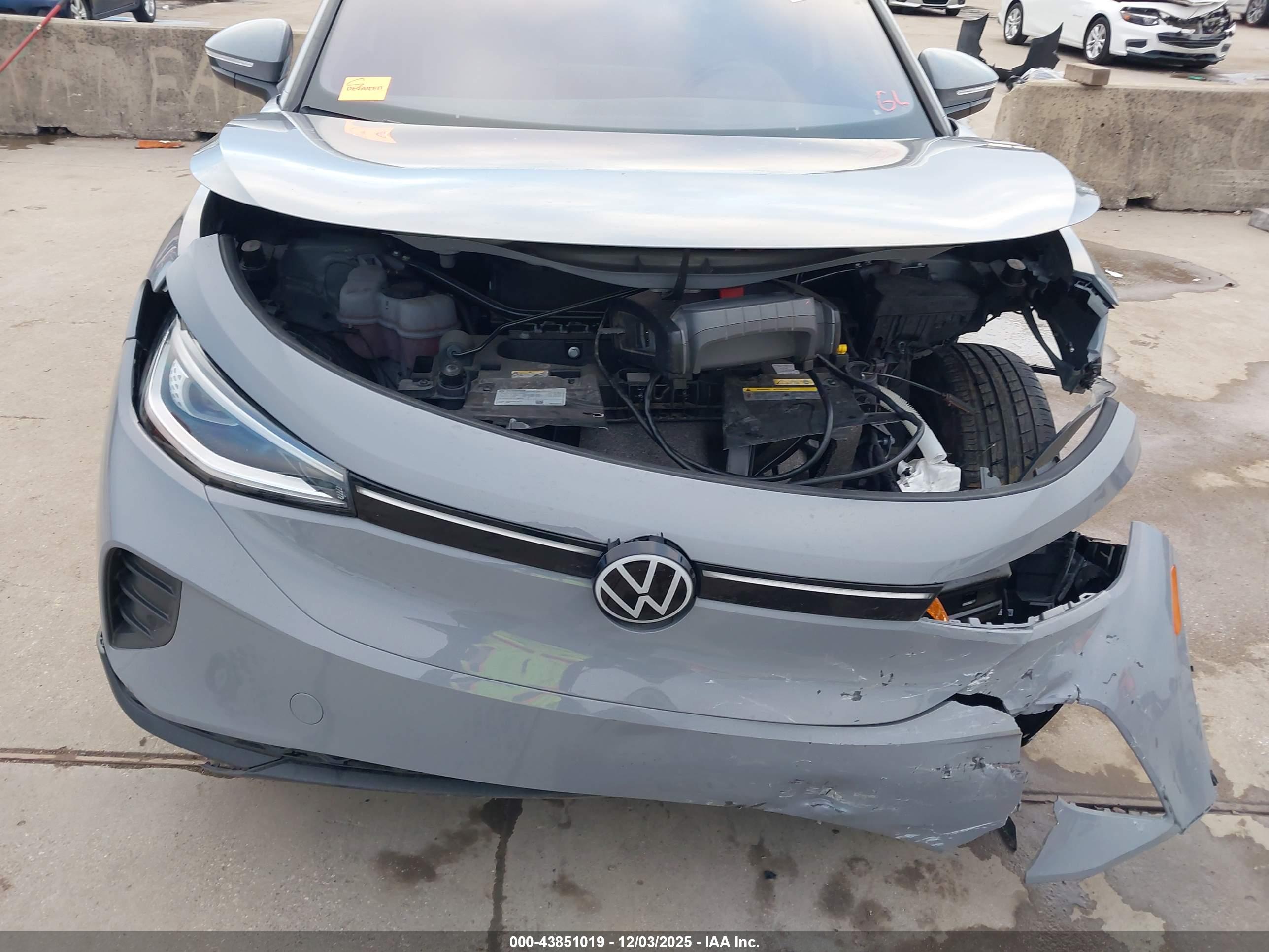 VOLKSWAGEN ID.4 image 6