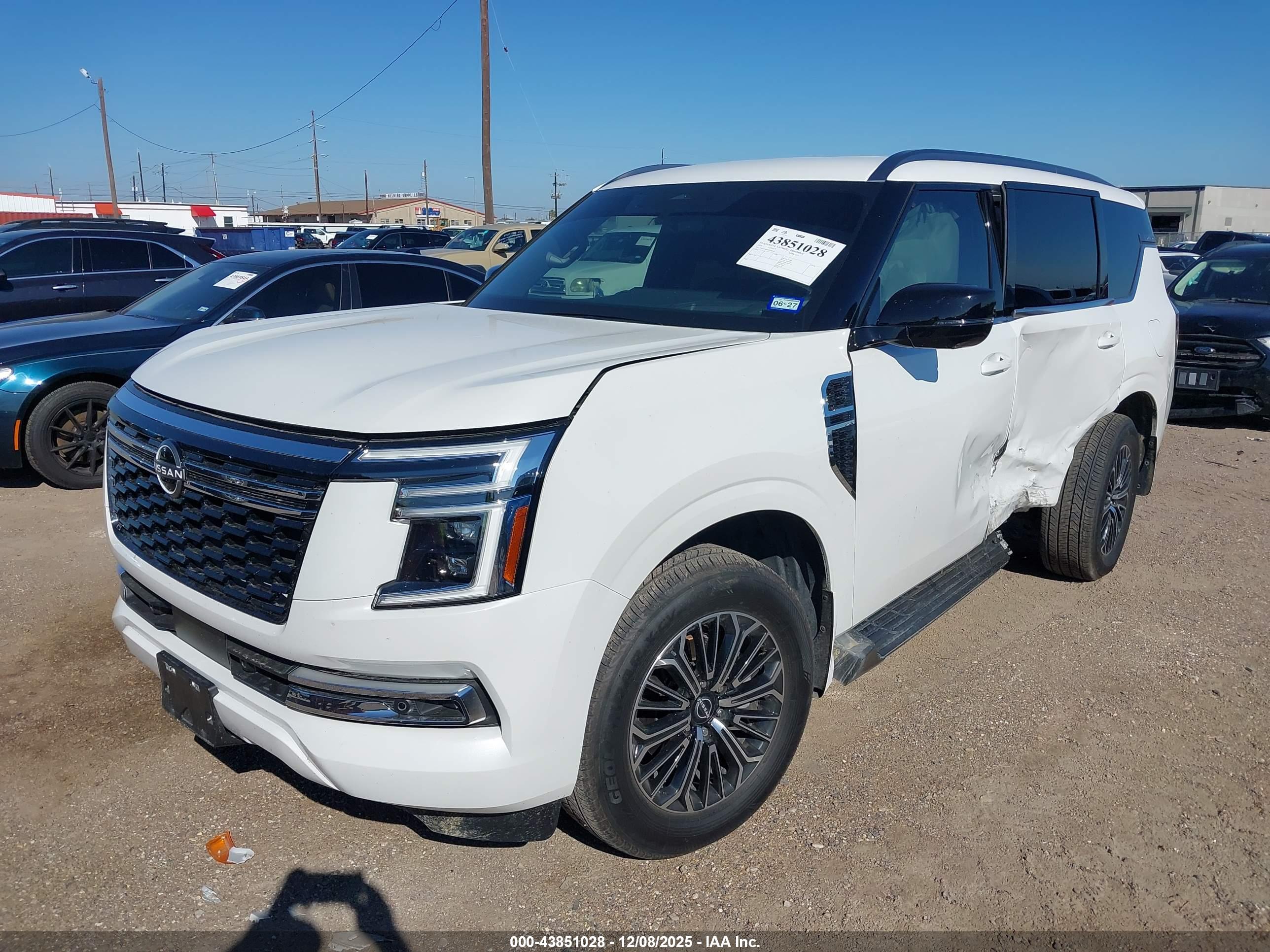 NISSAN ARMADA image 2