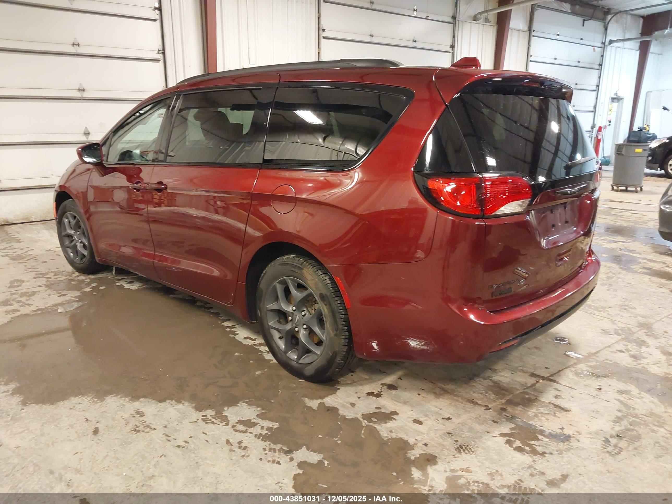 CHRYSLER PACIFICA image 3