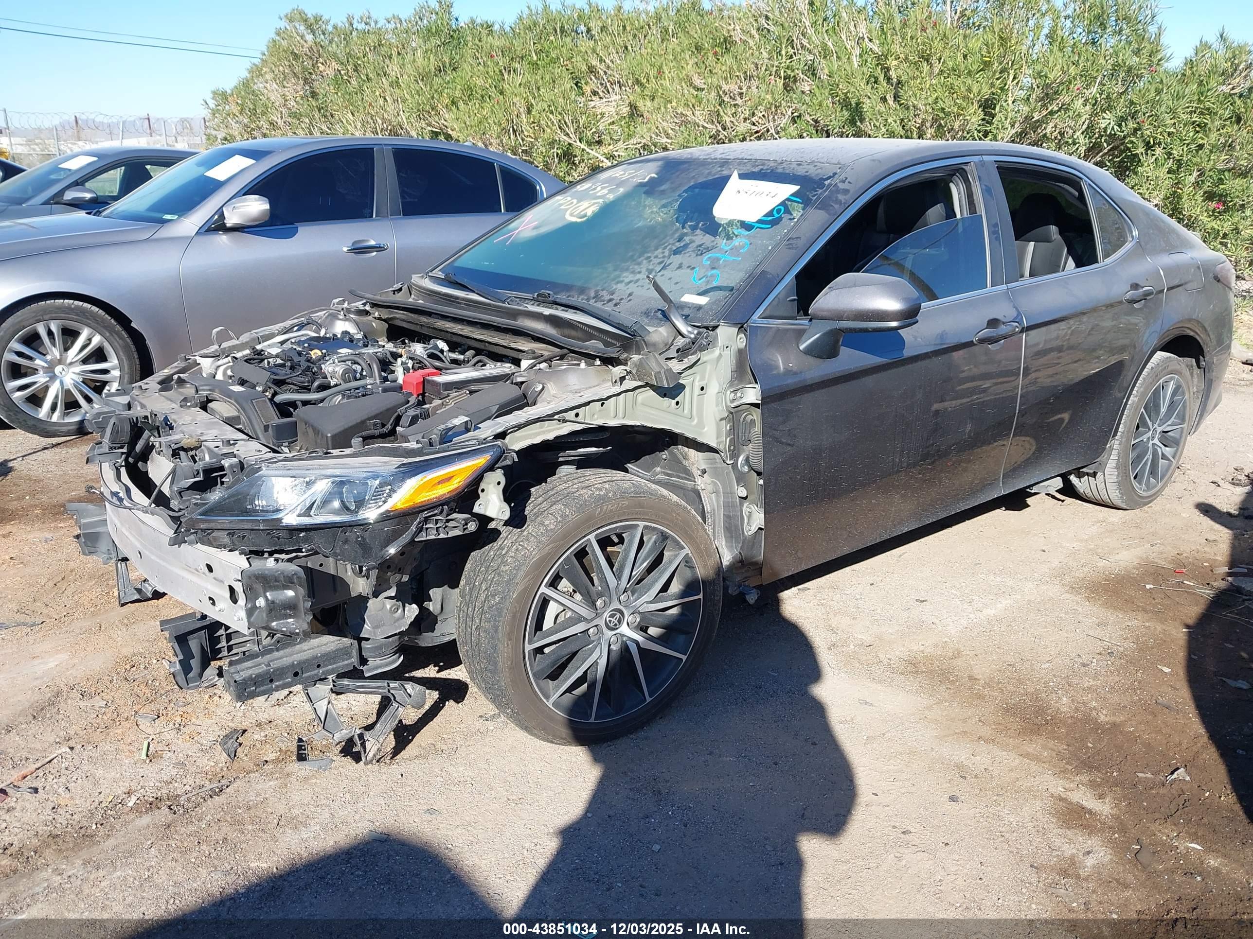 TOYOTA CAMRY image 2
