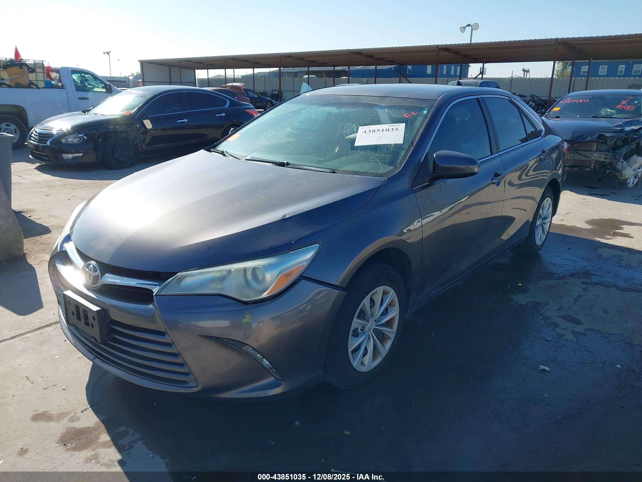 TOYOTA CAMRY image 2