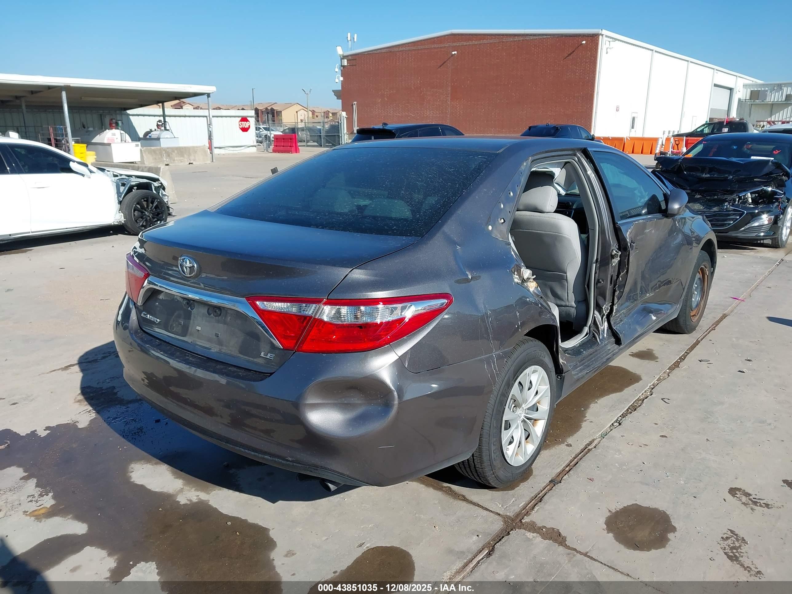 TOYOTA CAMRY image 4