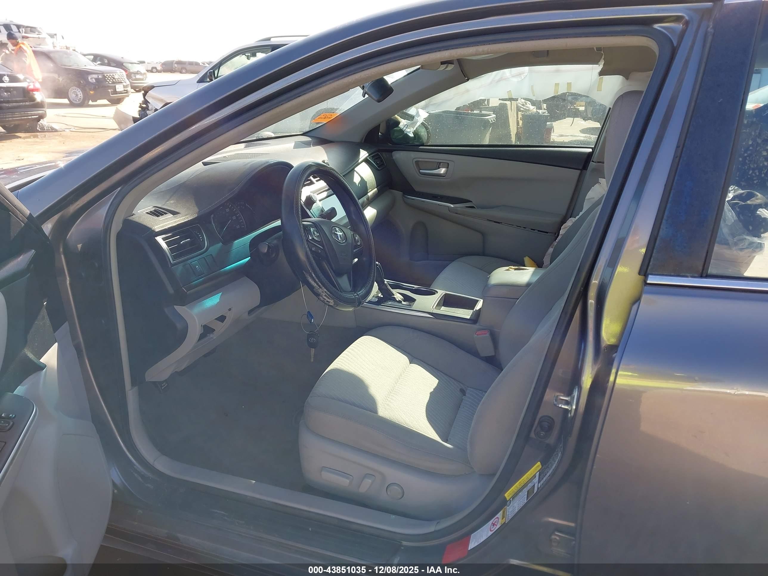 TOYOTA CAMRY image 5