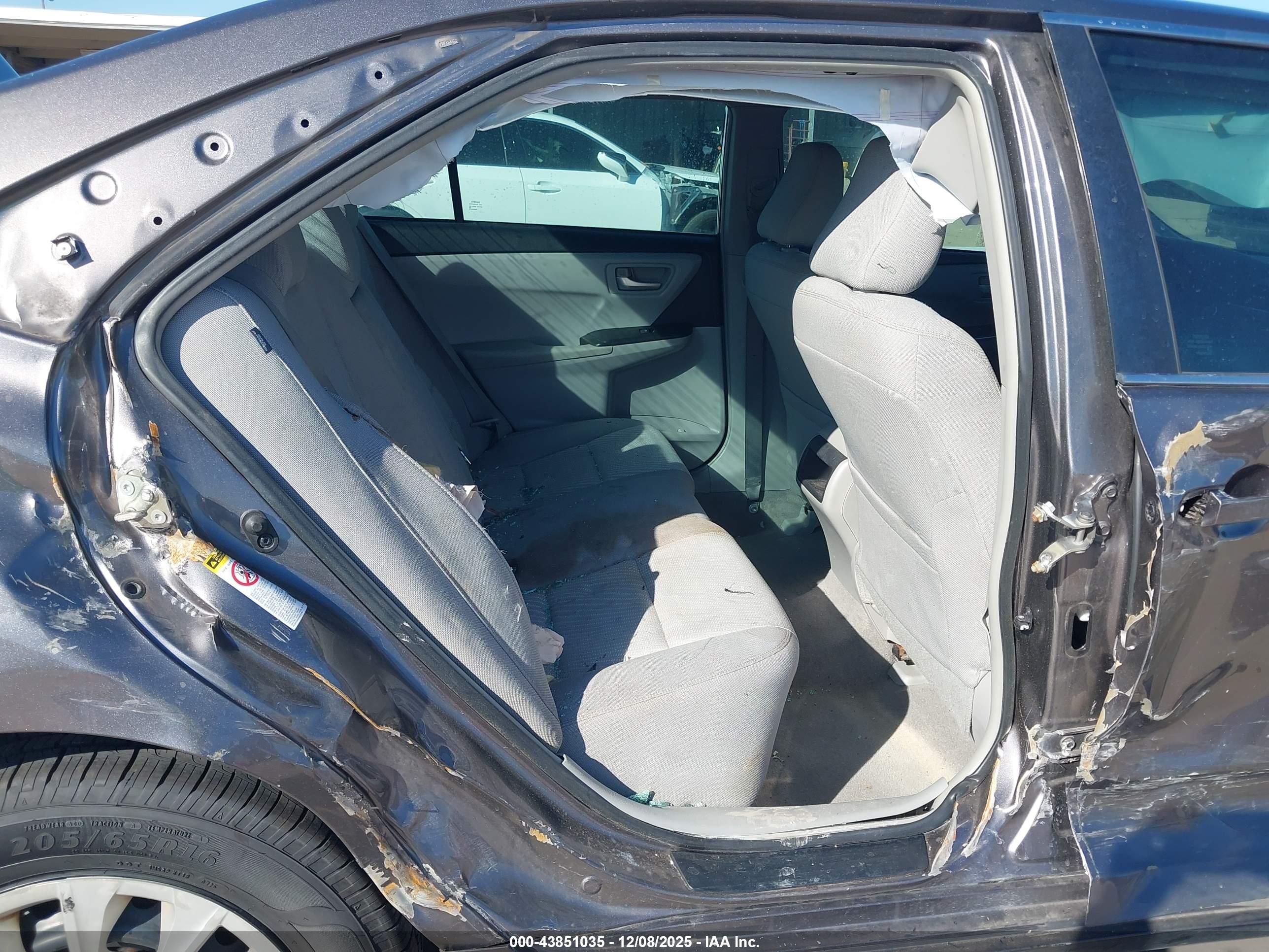 TOYOTA CAMRY image 8