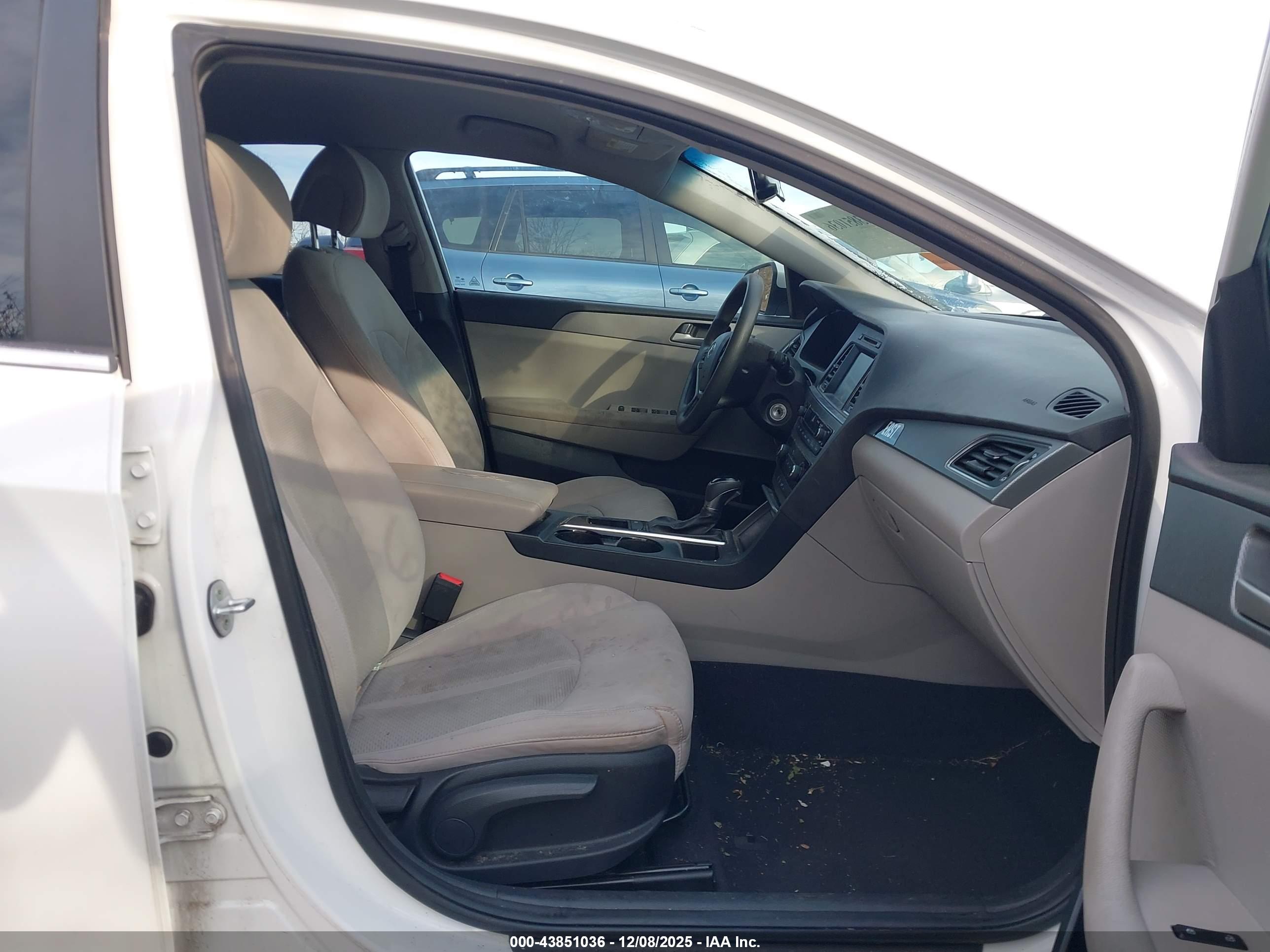 HYUNDAI SONATA image 5
