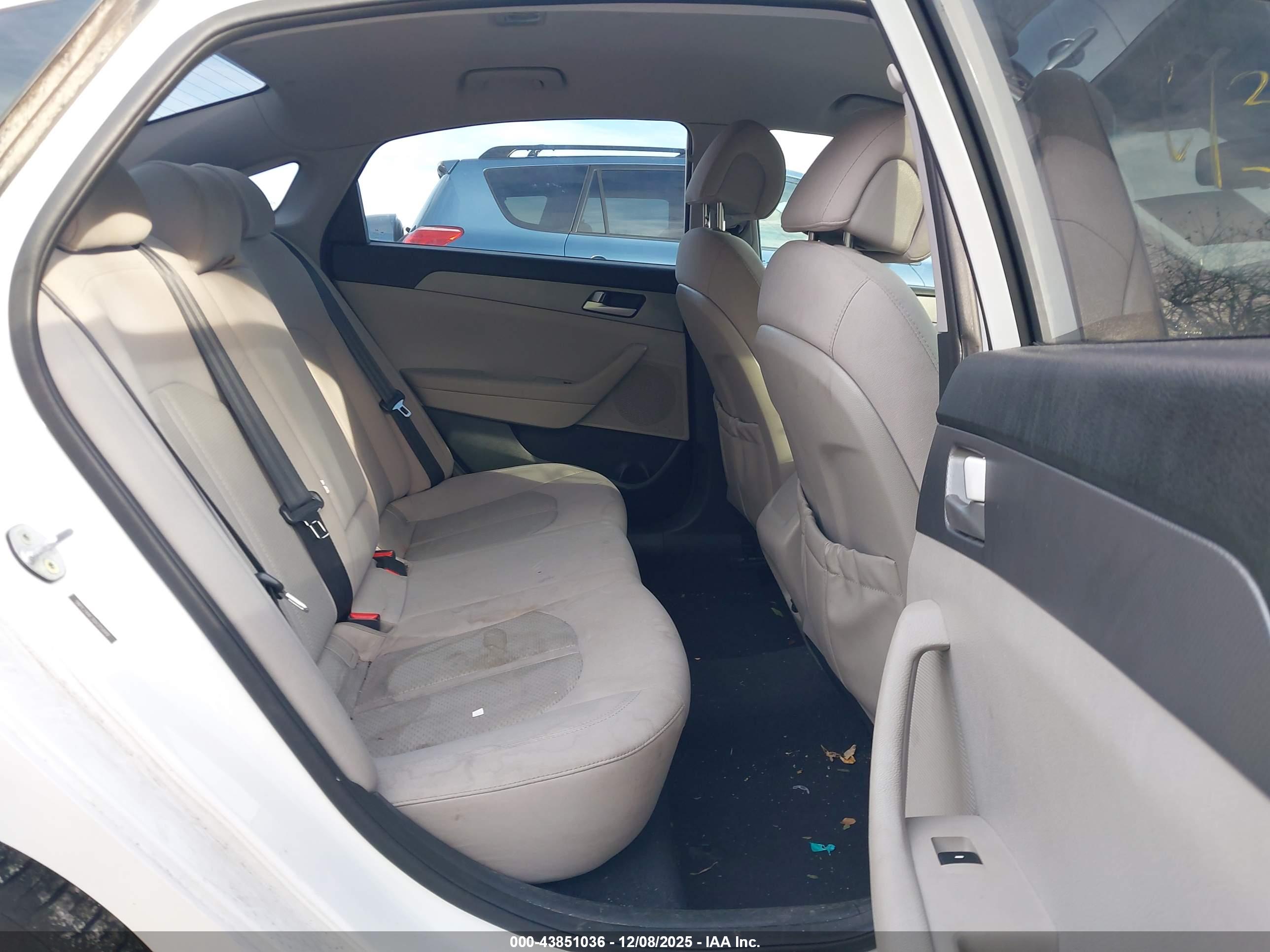 HYUNDAI SONATA image 8