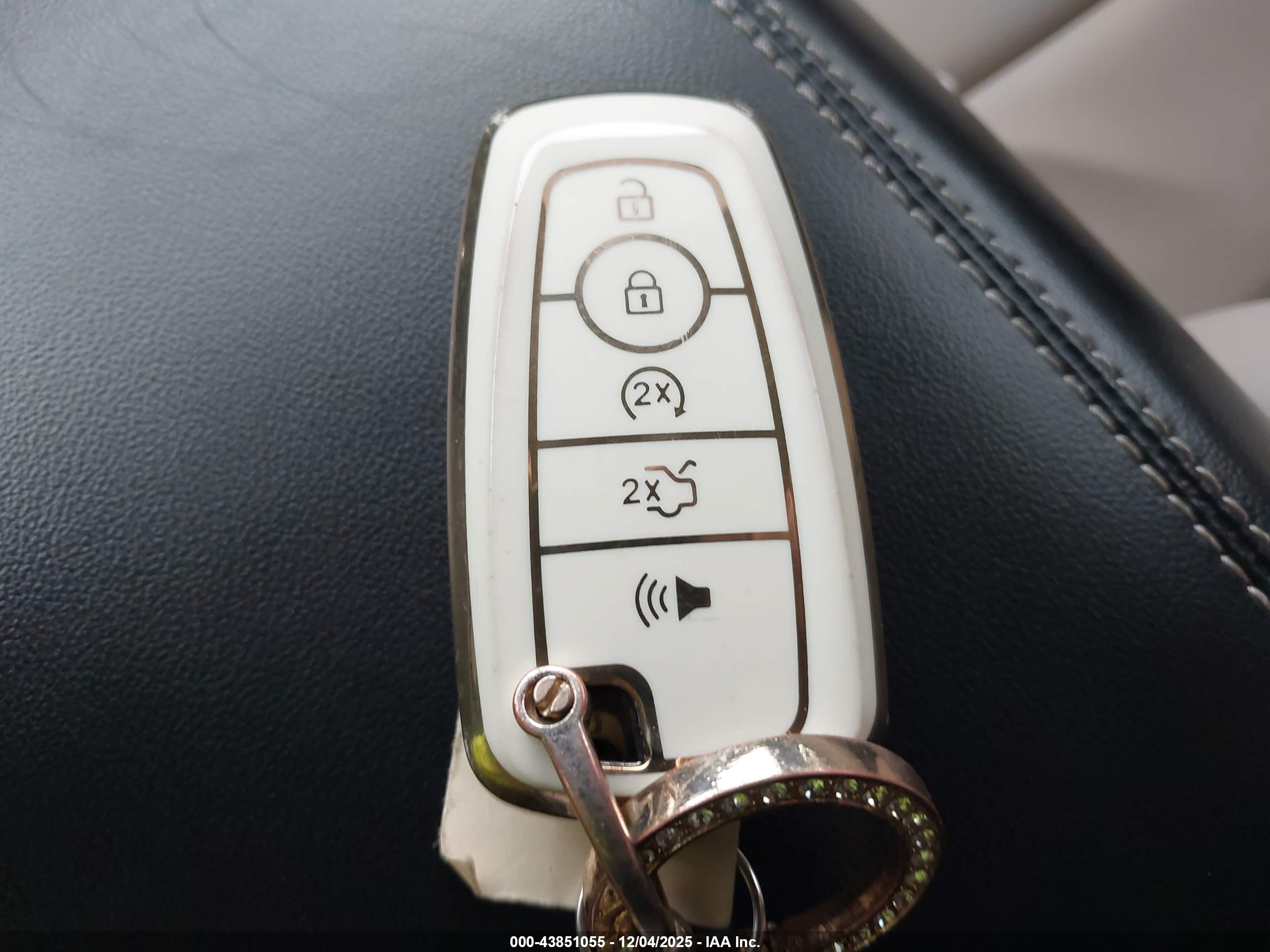 FORD EXPLORER image 11