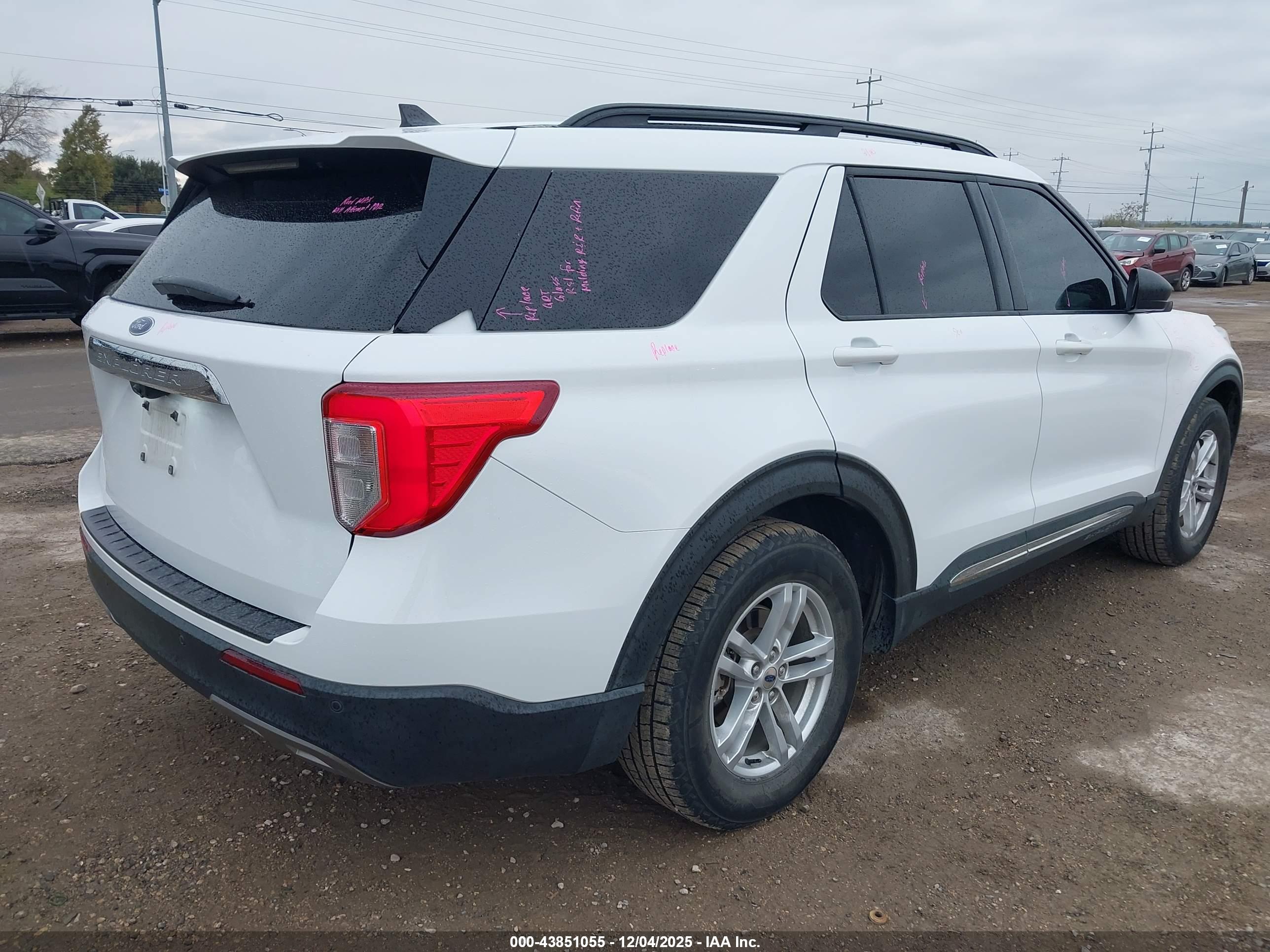 FORD EXPLORER image 4