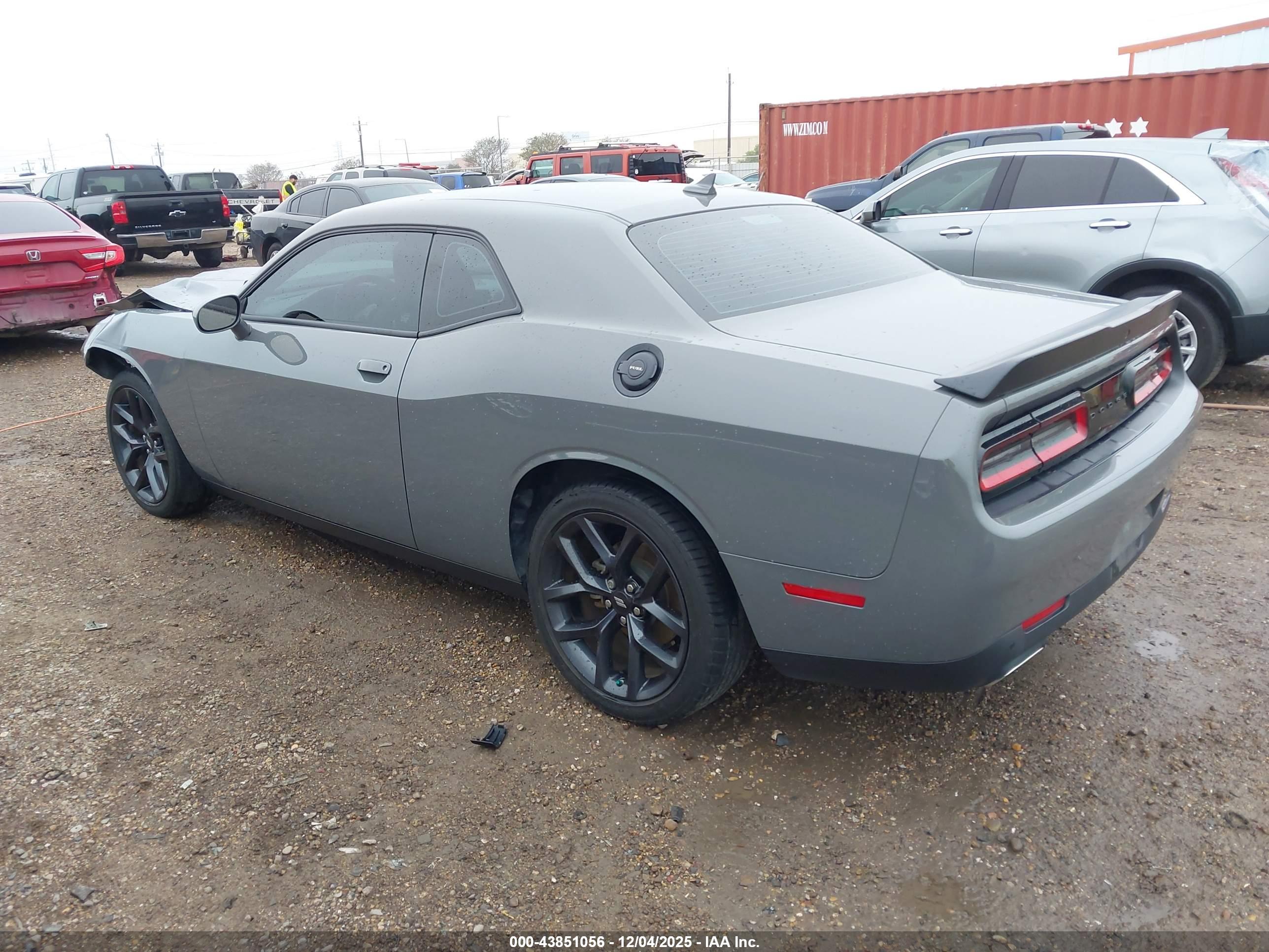 DODGE CHALLENGER image 3