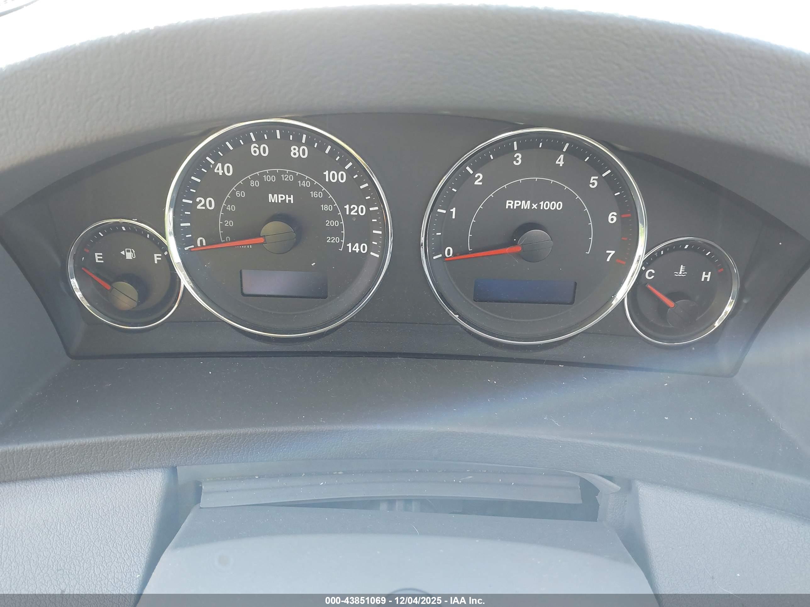 JEEP GRAND image 7