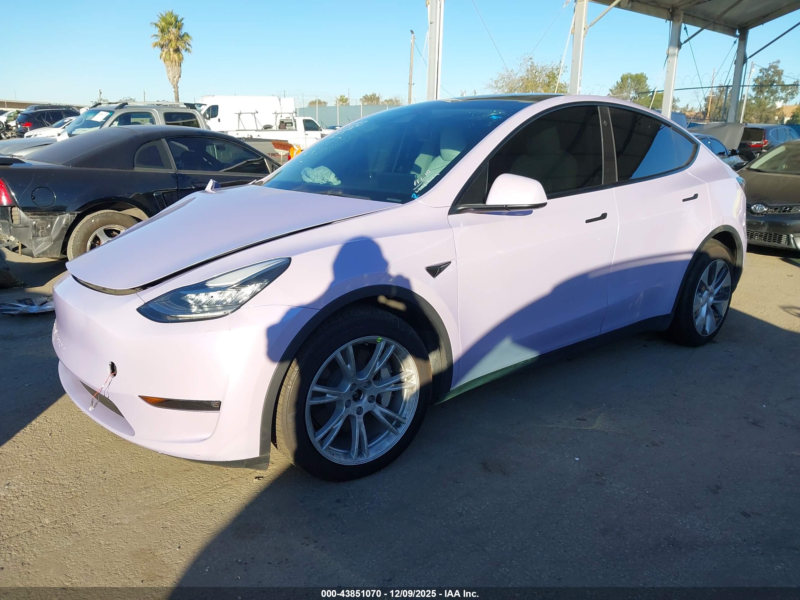 TESLA MODEL image 2