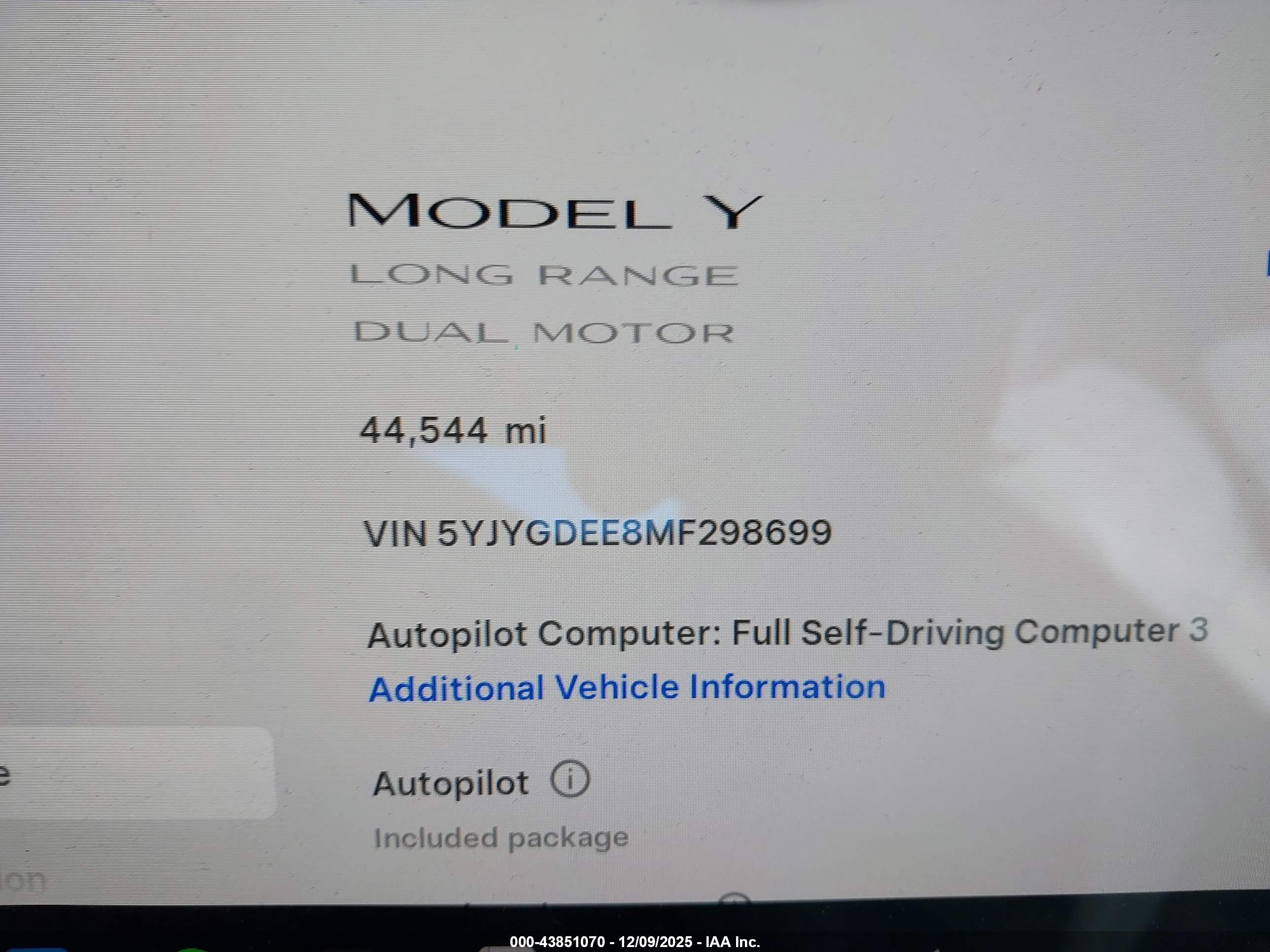 TESLA MODEL image 7