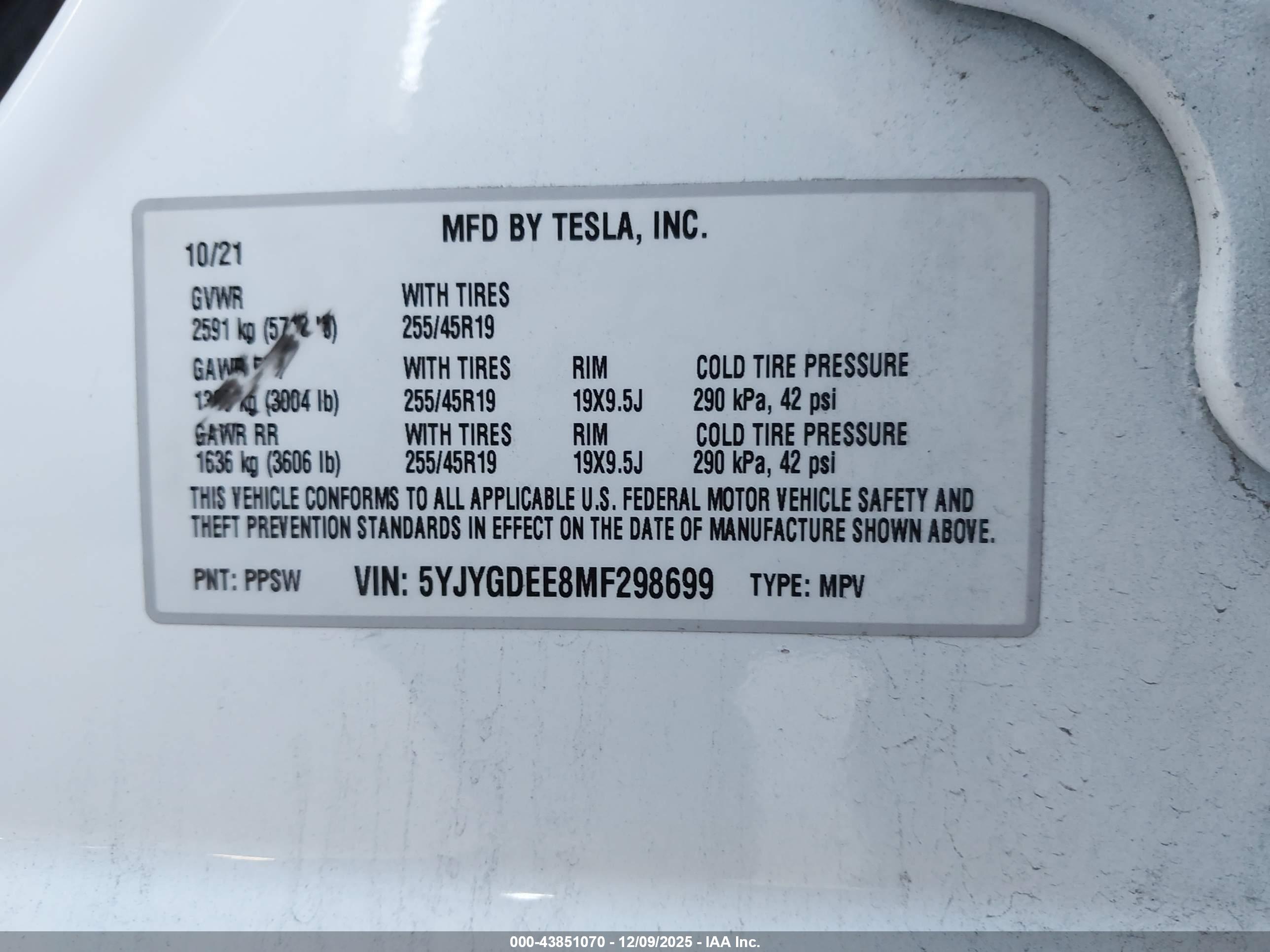 TESLA MODEL image 9