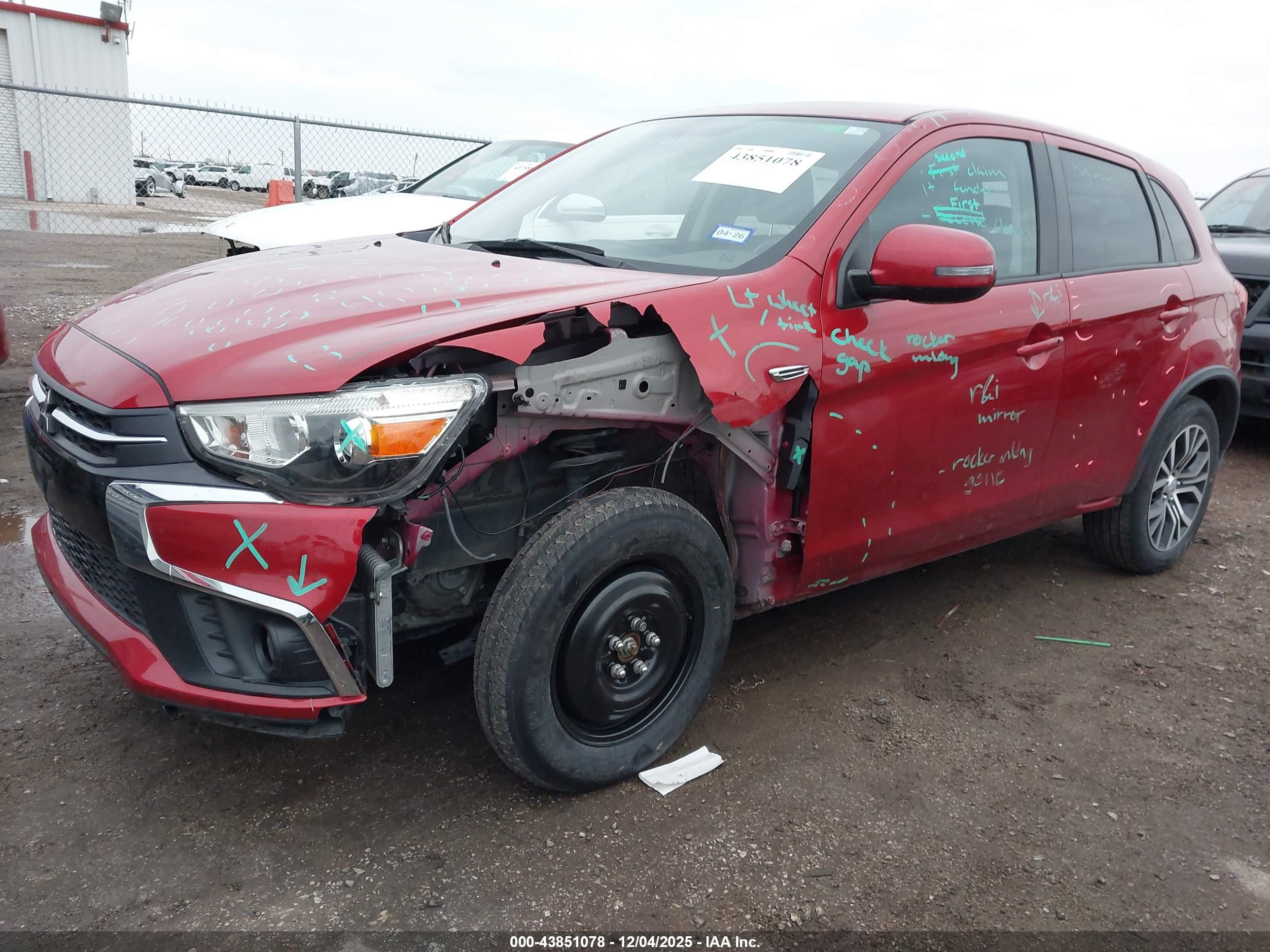 MITSUBISHI OUTLANDER image 2
