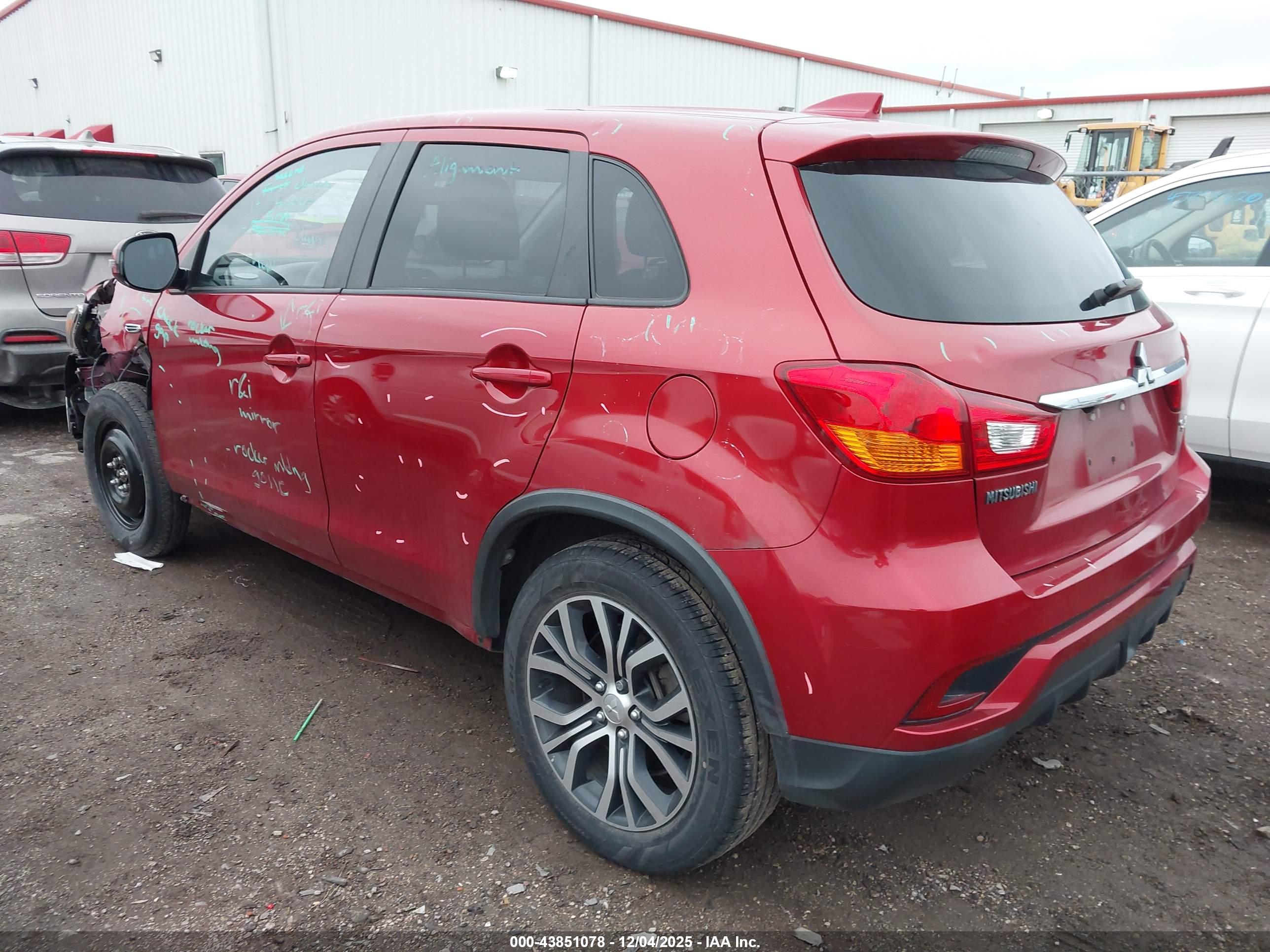 MITSUBISHI OUTLANDER image 3