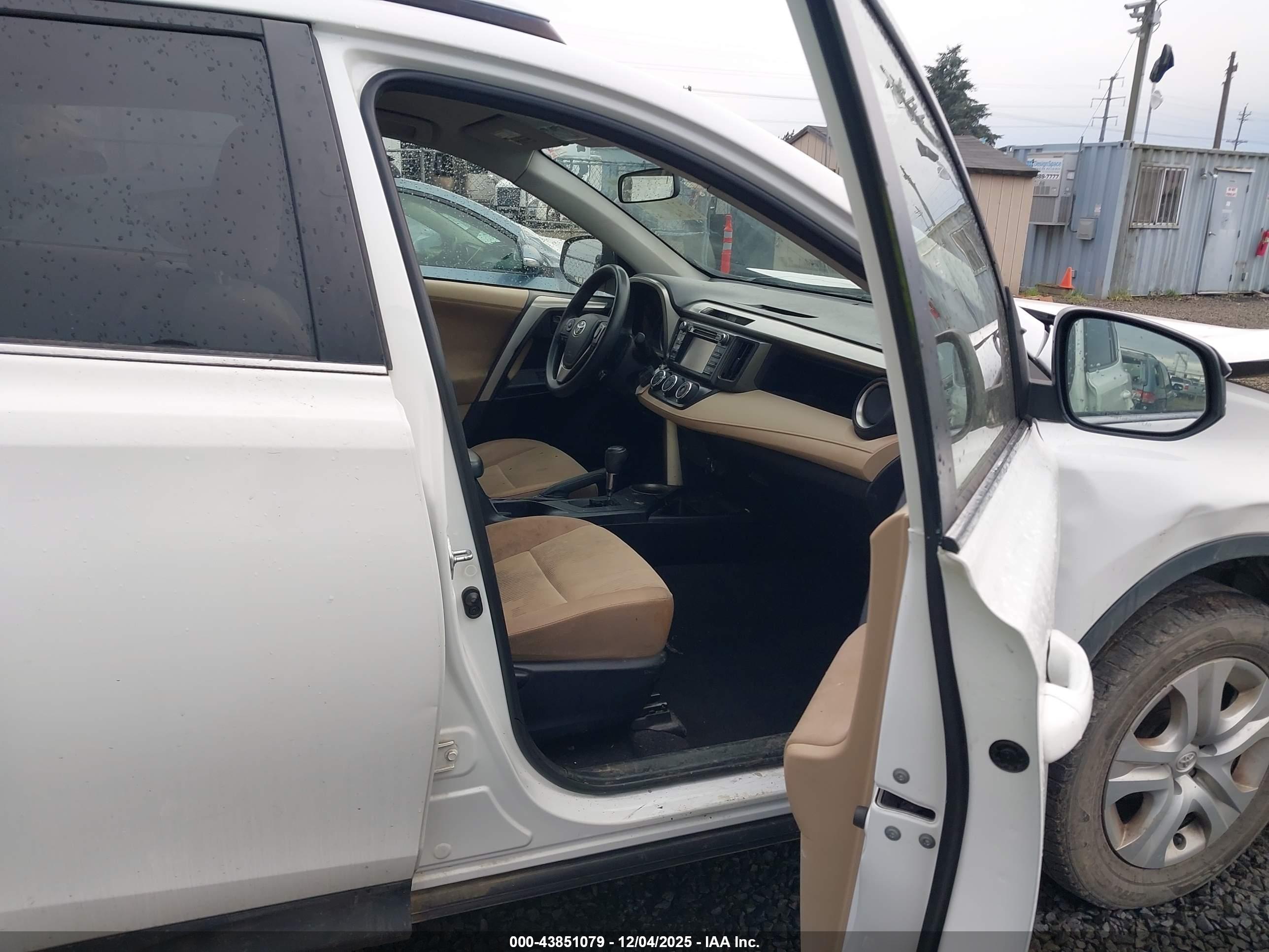 TOYOTA RAV4 image 5