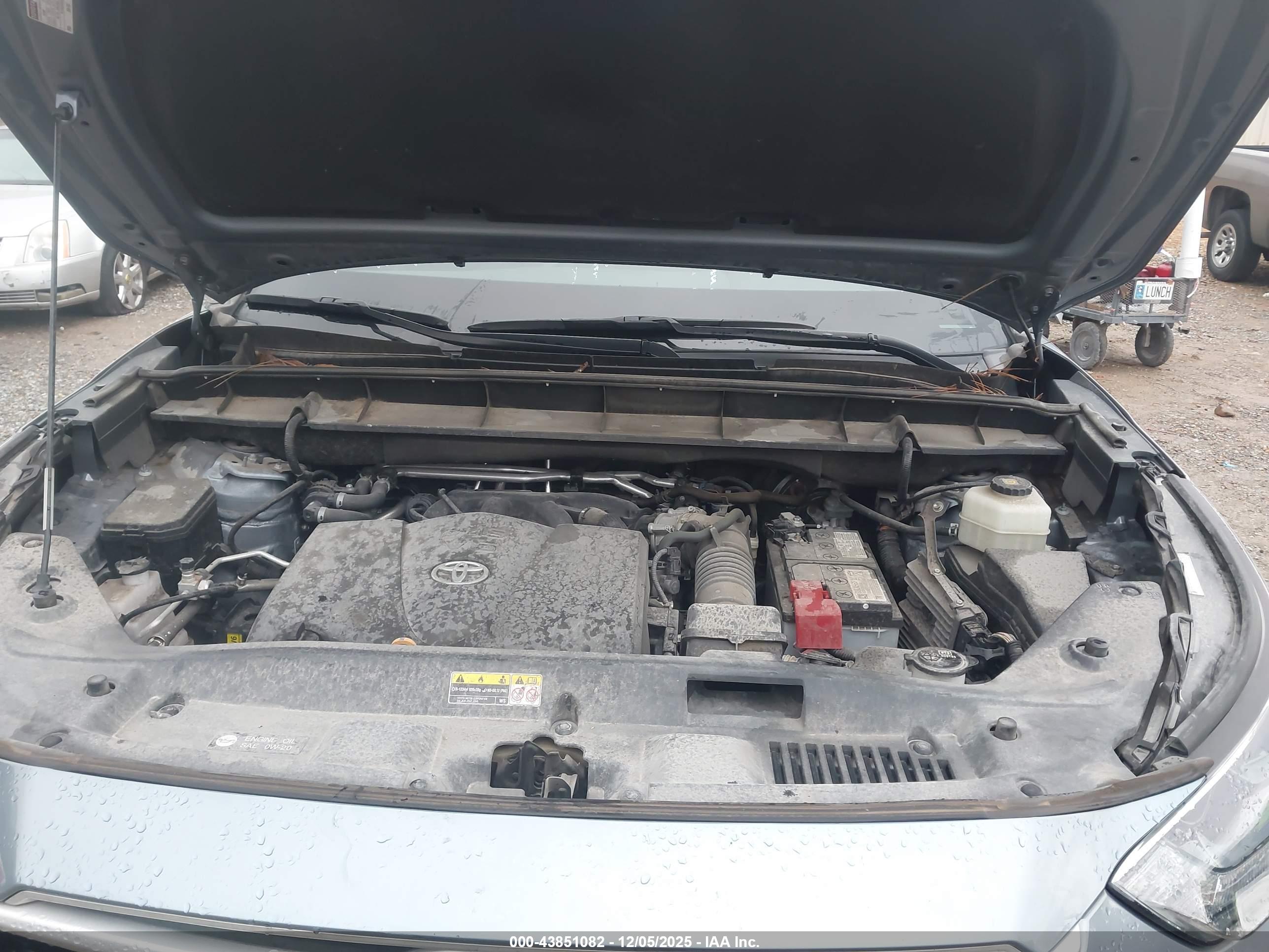 TOYOTA HIGHLANDER image 10