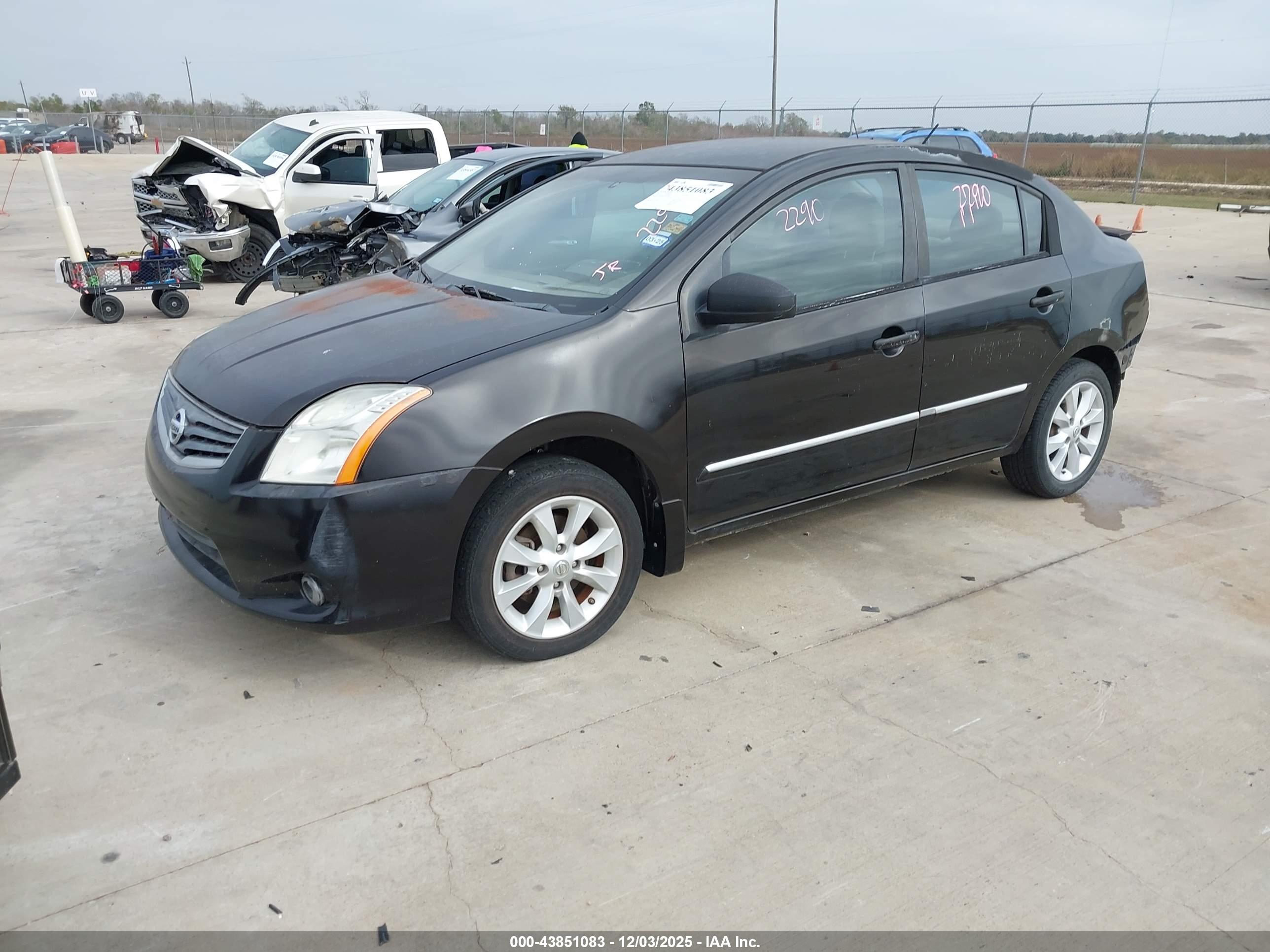NISSAN SENTRA image 2