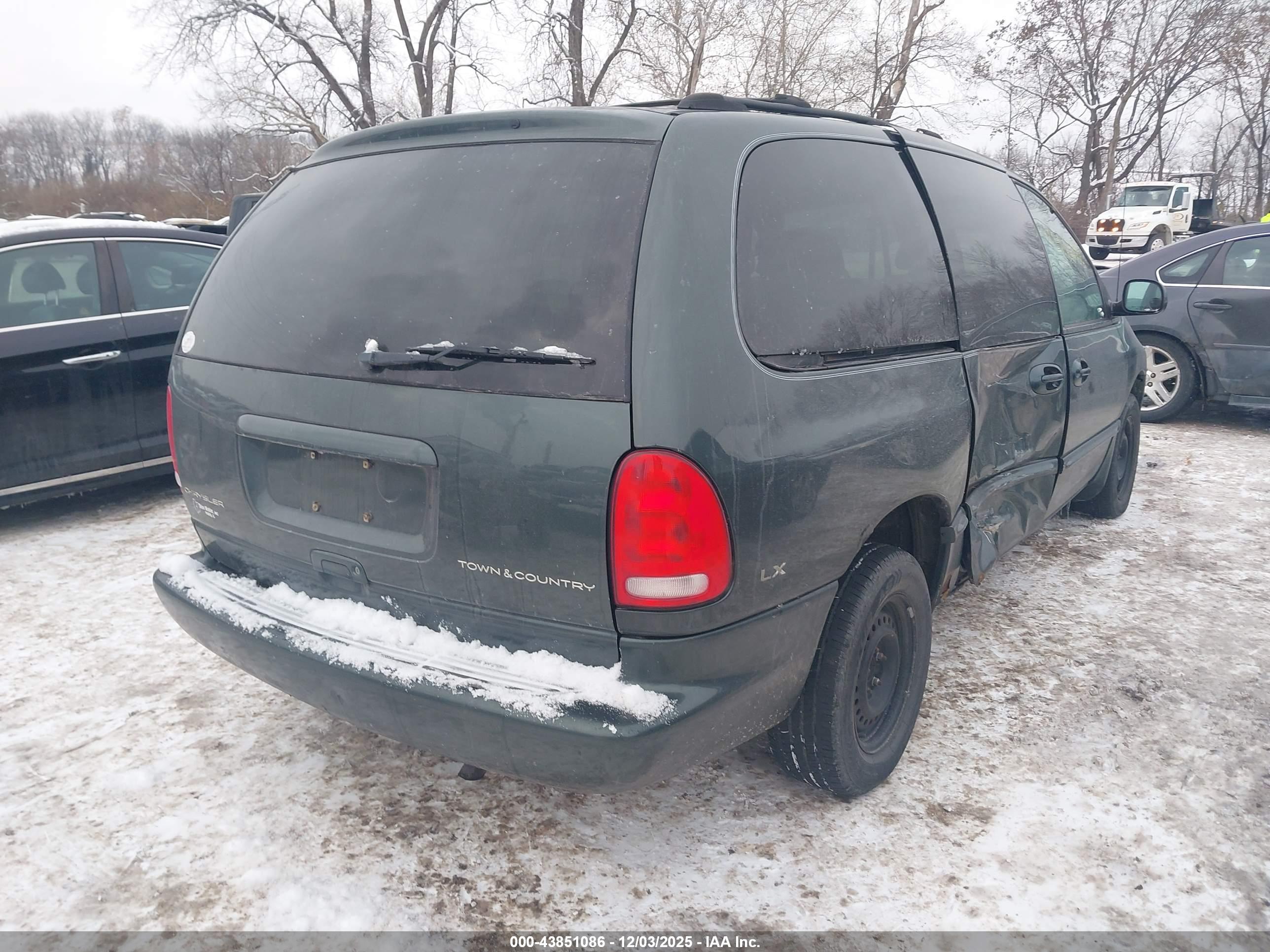 CHRYSLER TOWN image 4
