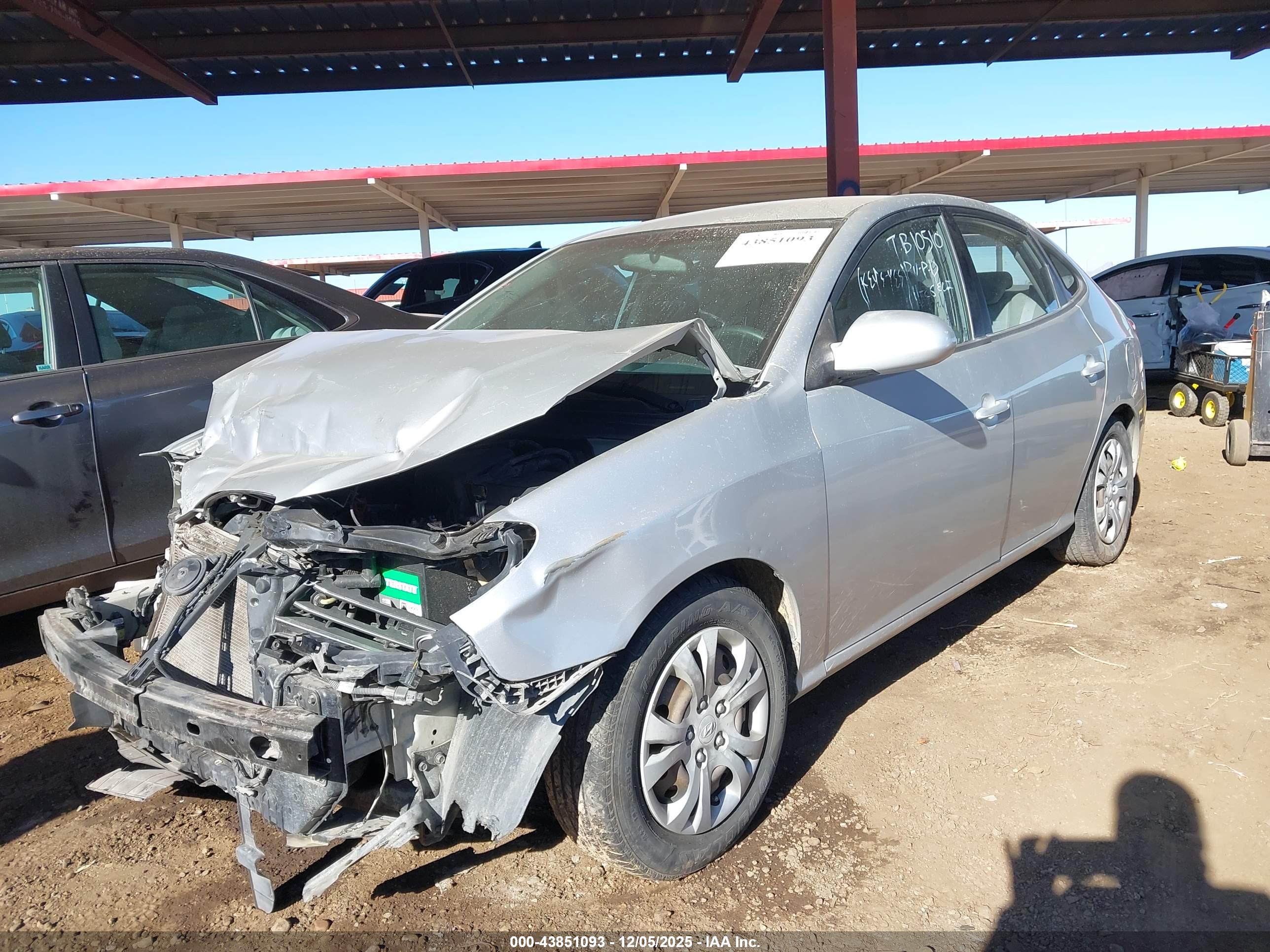 HYUNDAI ELANTRA image 2