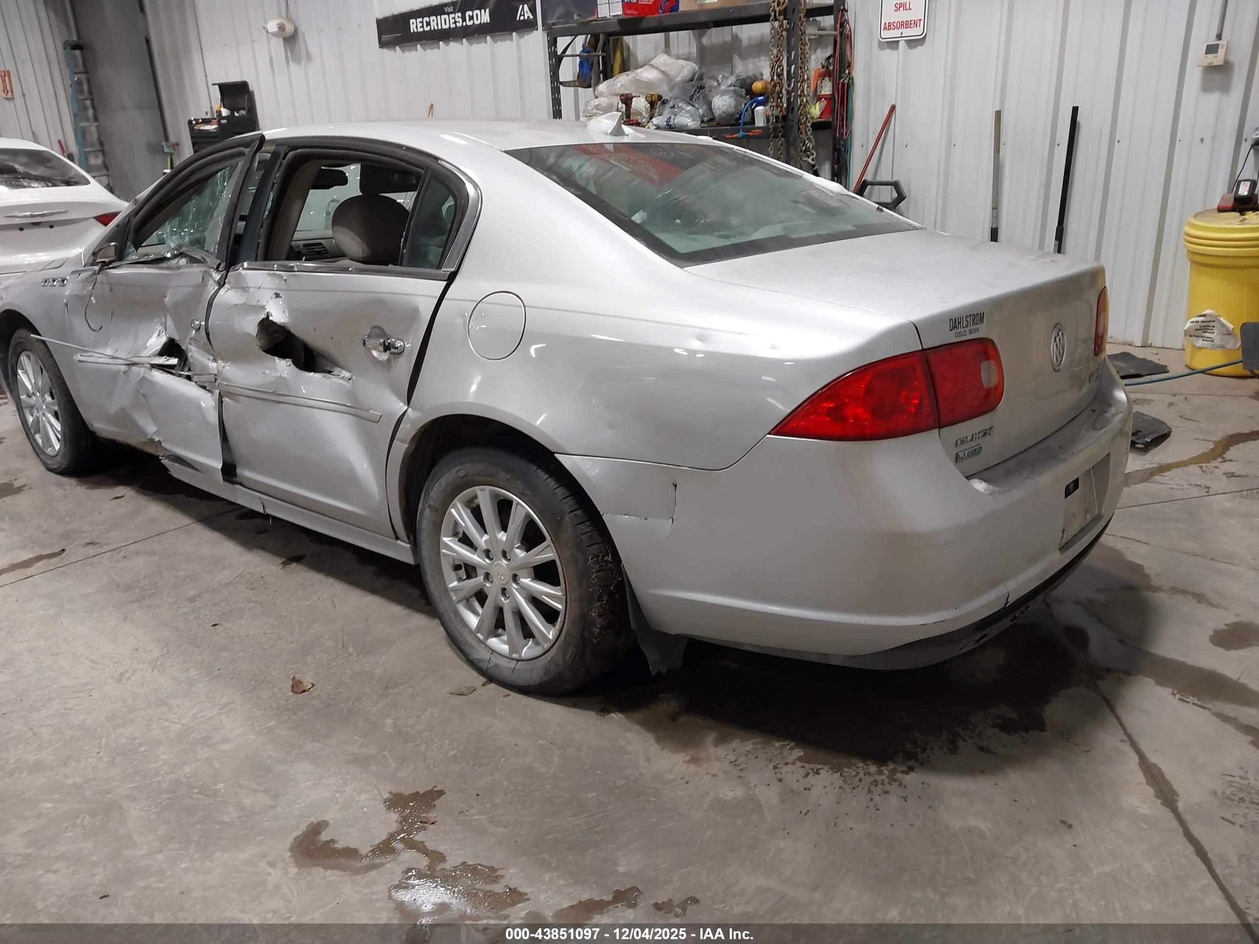 BUICK LUCERNE image 3