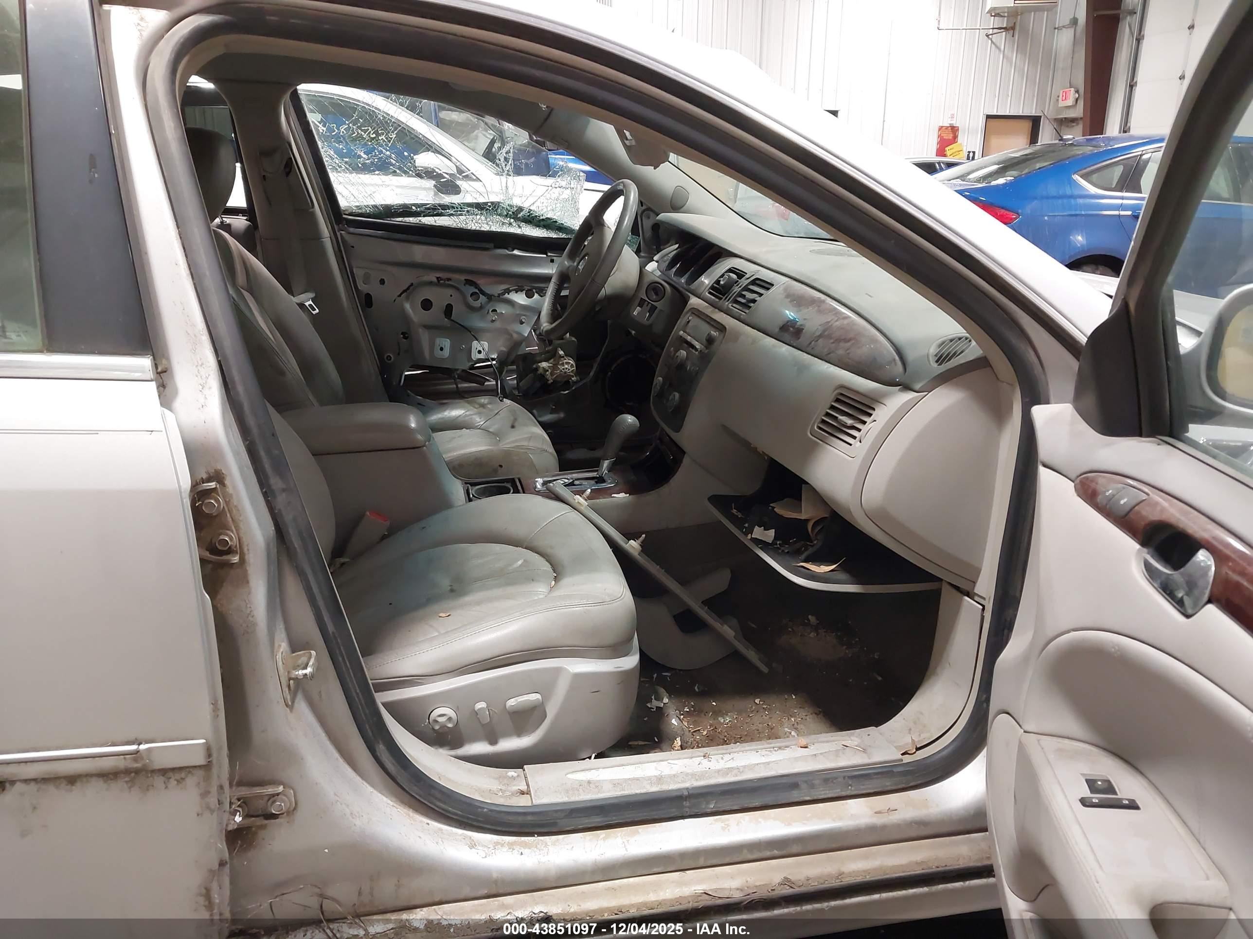BUICK LUCERNE image 5