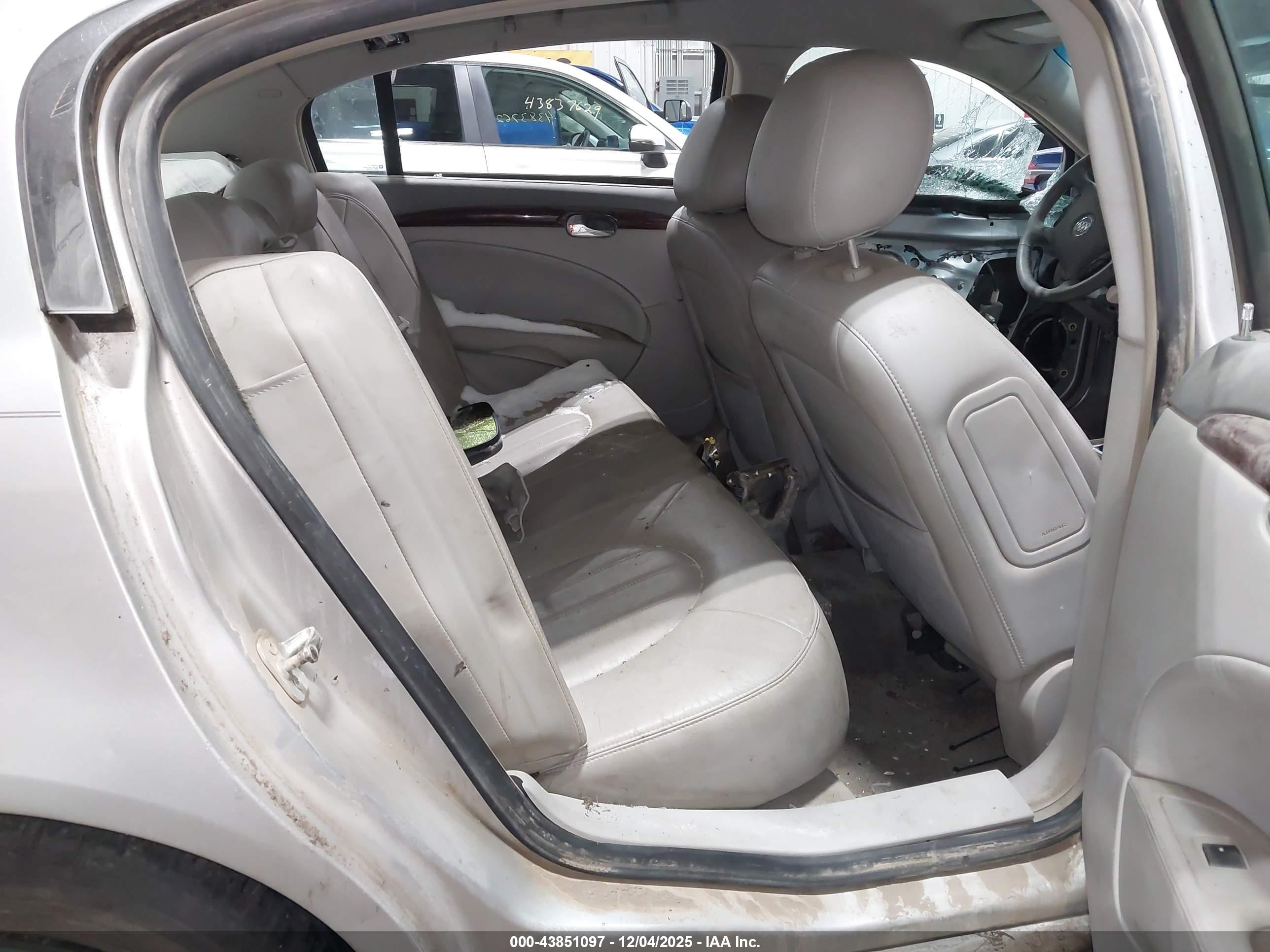 BUICK LUCERNE image 8