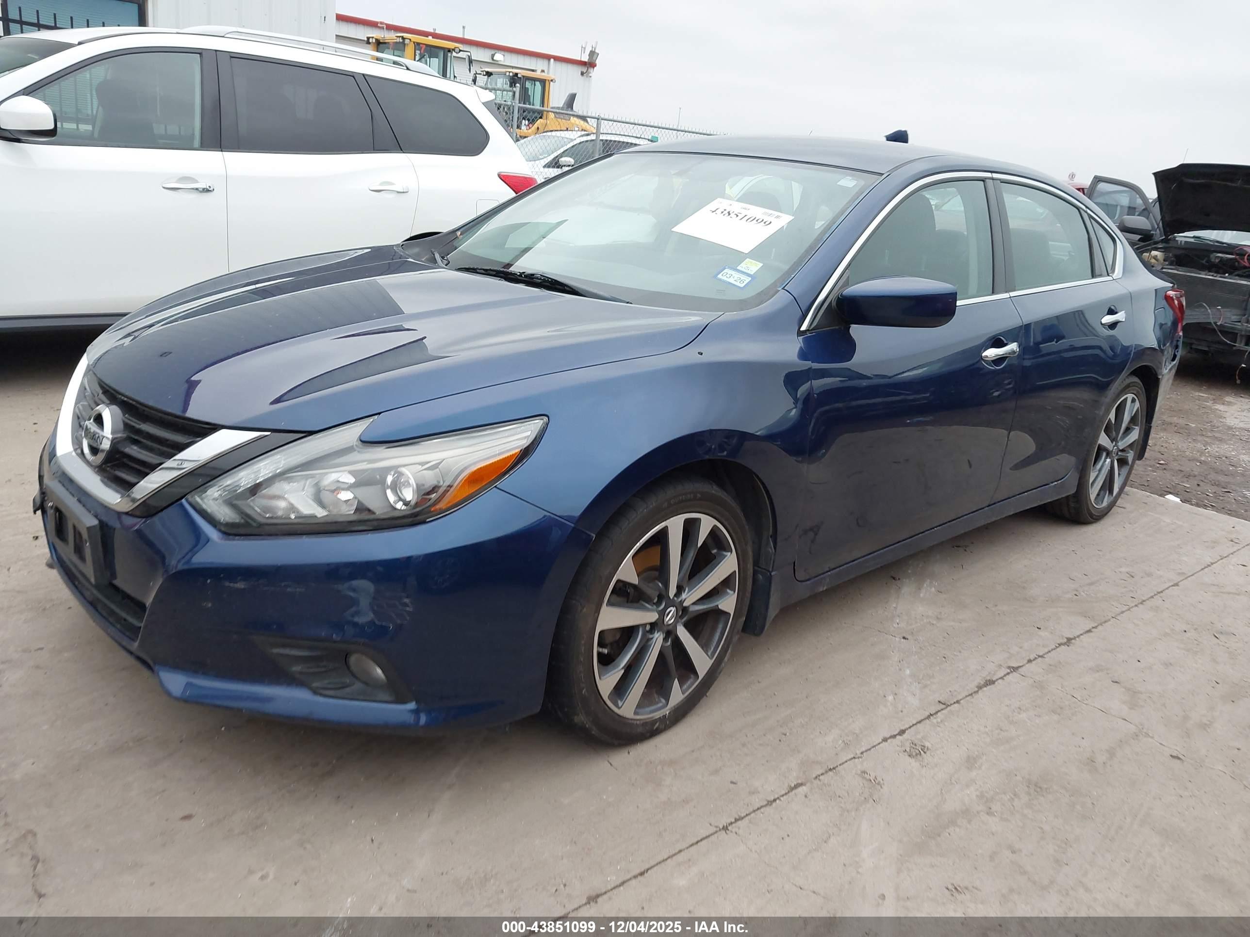 NISSAN ALTIMA image 2