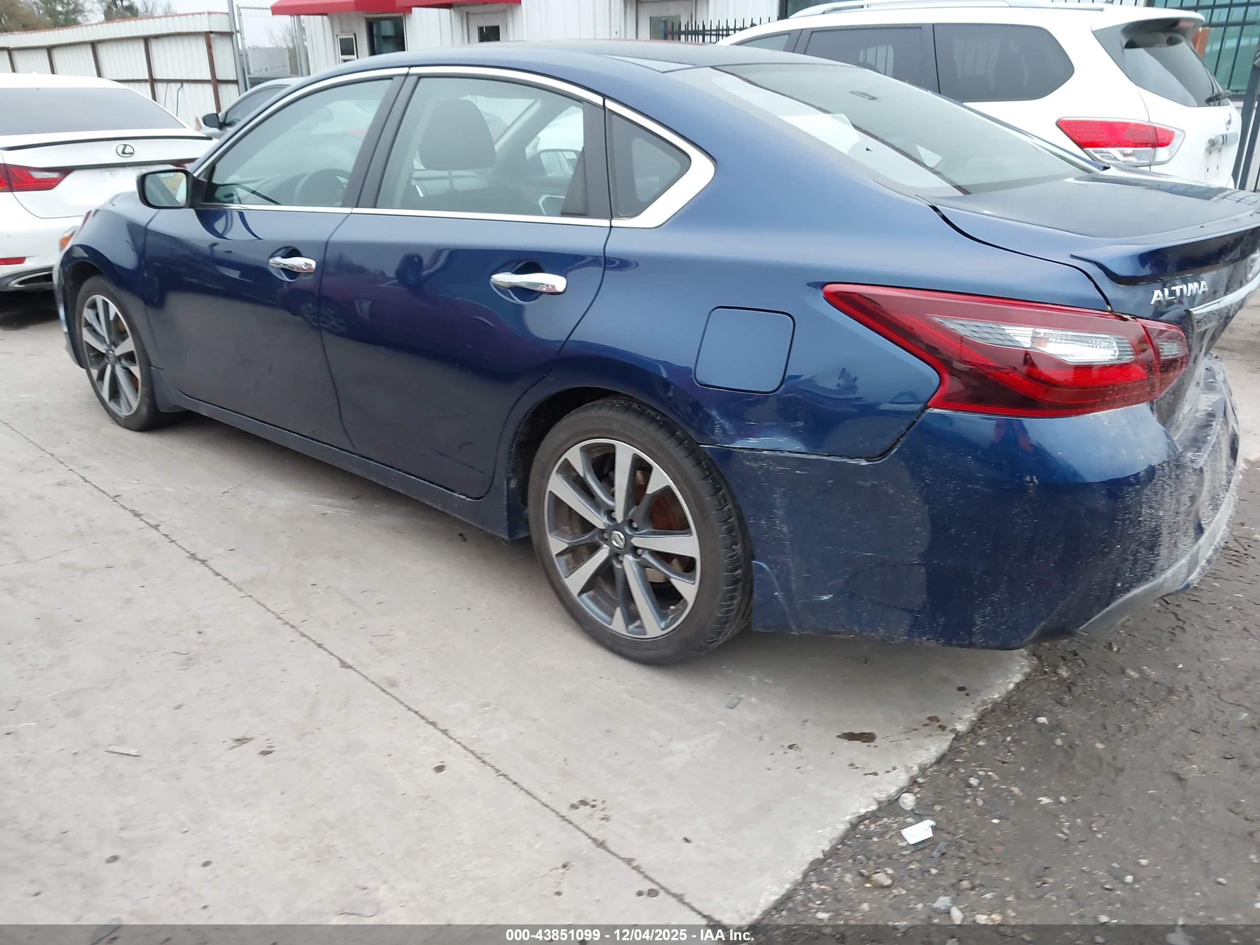 NISSAN ALTIMA image 3