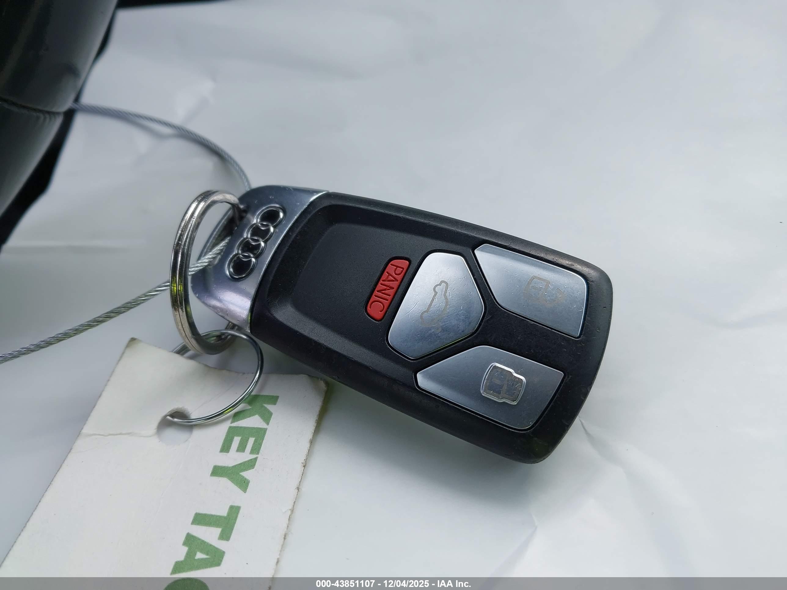 AUDI A4 image 11