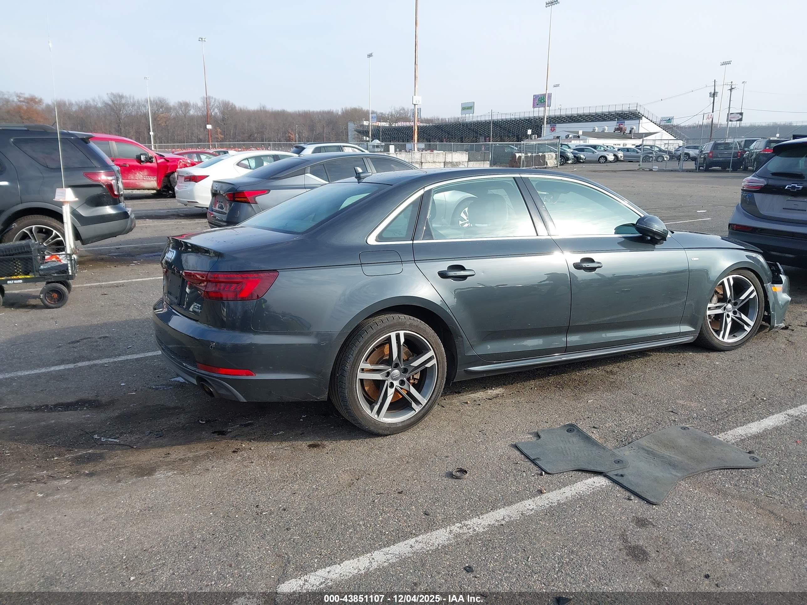 AUDI A4 image 4