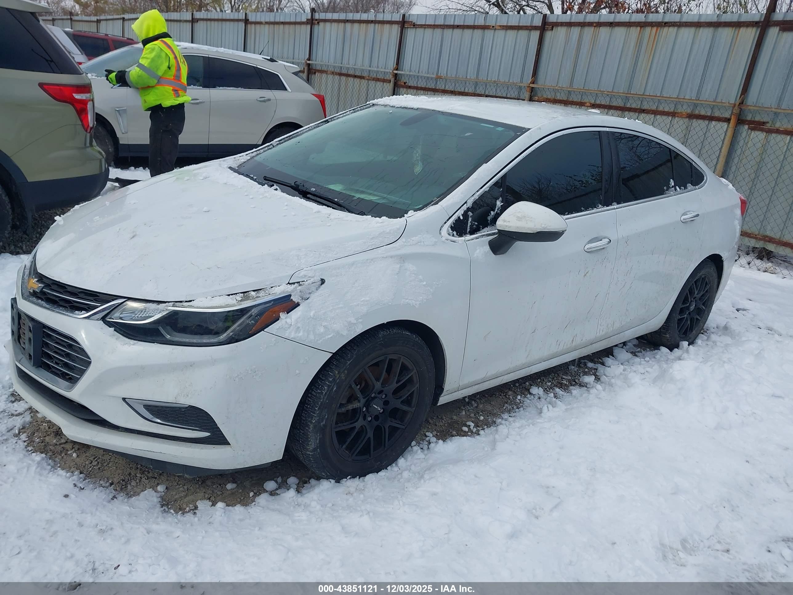 CHEVROLET CRUZE image 2
