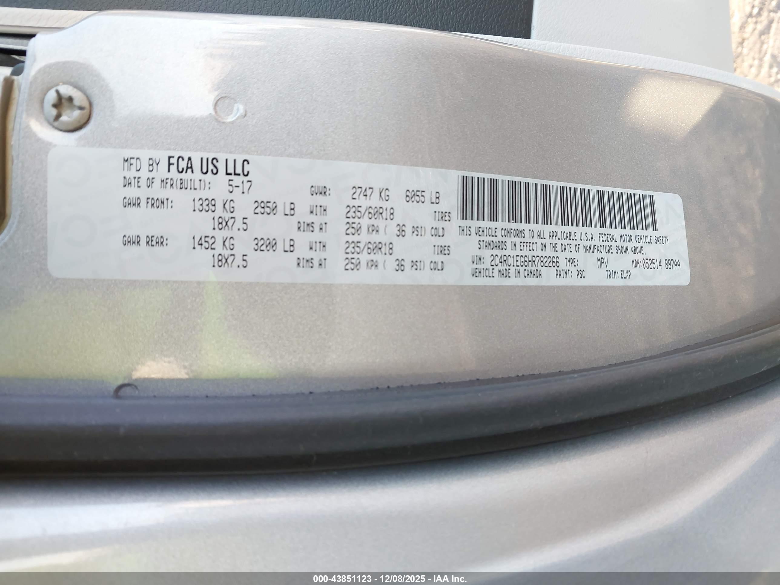 CHRYSLER PACIFICA image 9