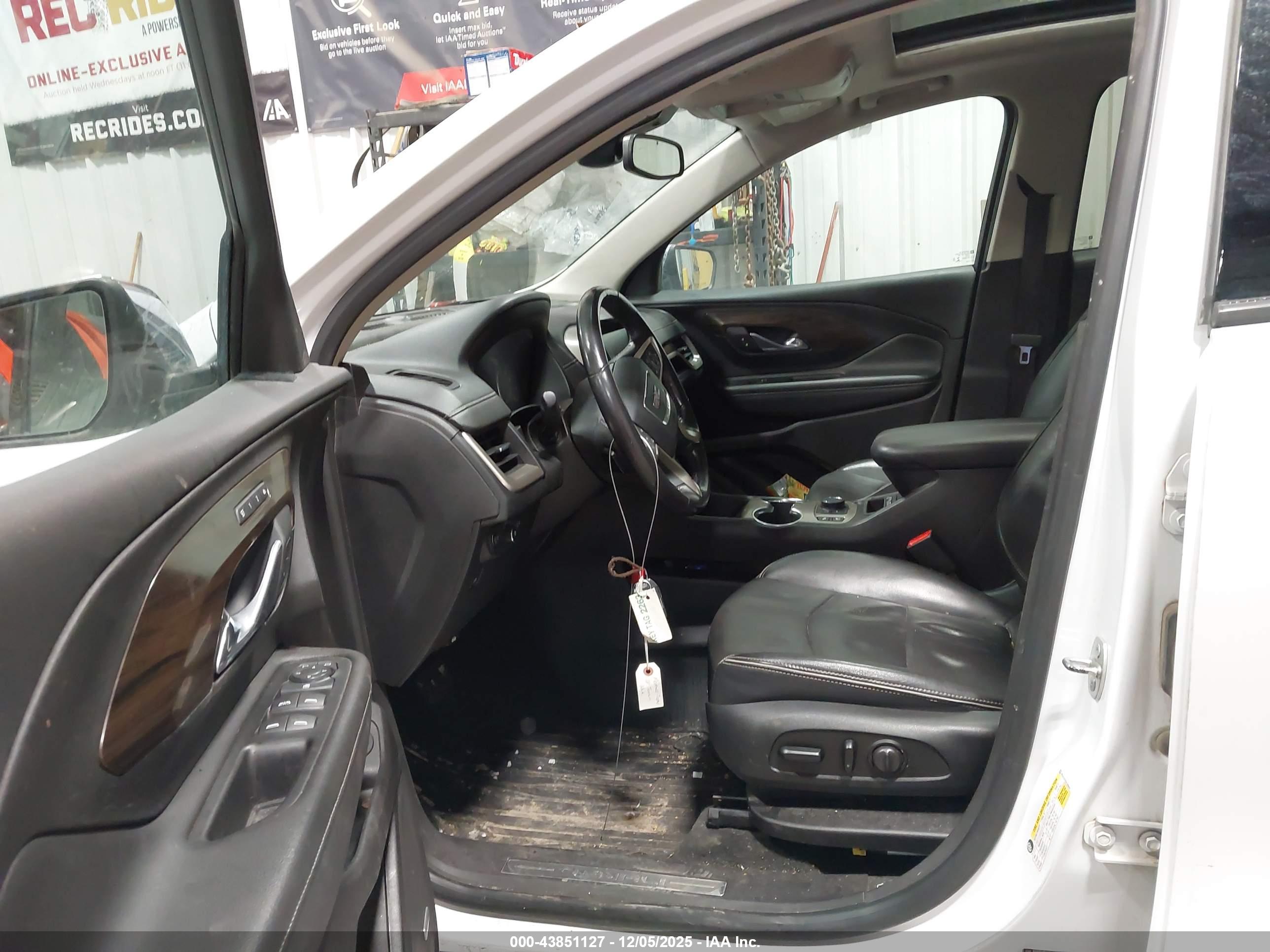 GMC TERRAIN image 5