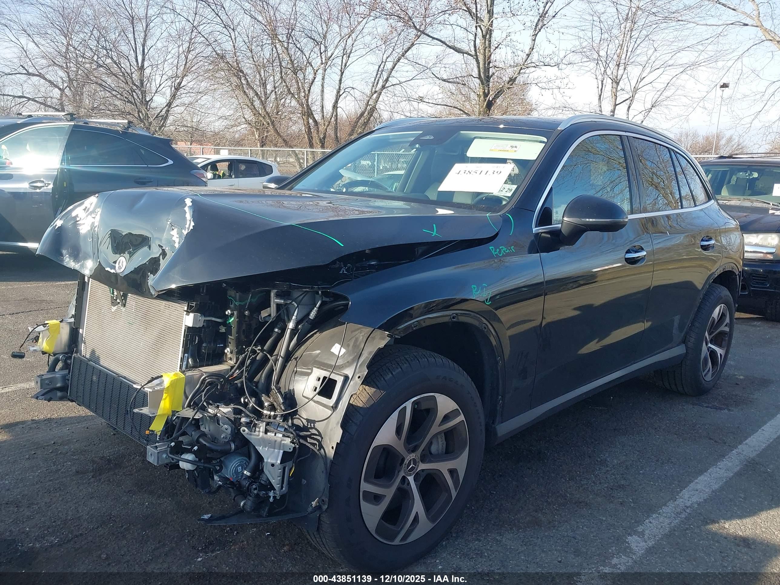 MERCEDES-BENZ GLC image 2