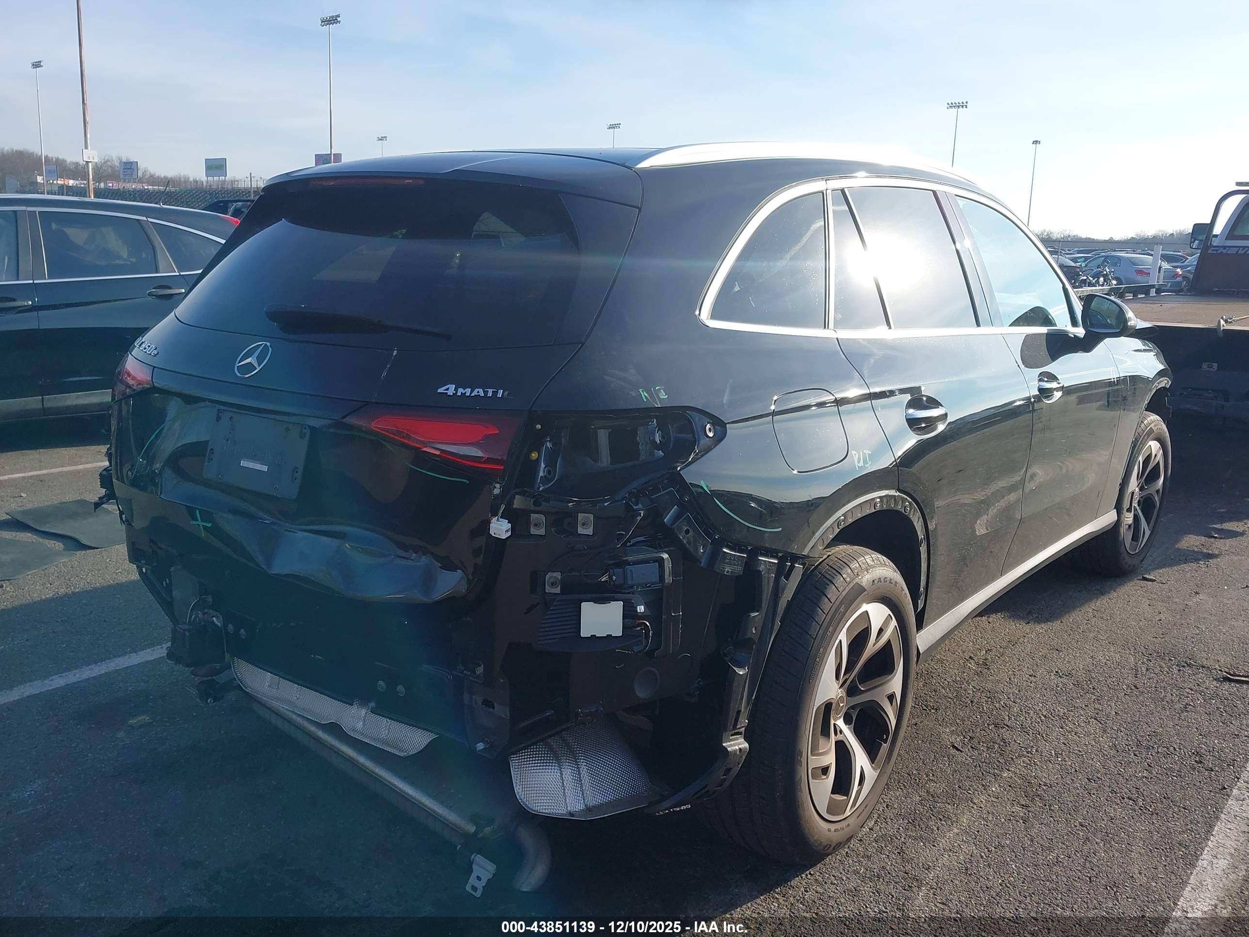 MERCEDES-BENZ GLC image 4