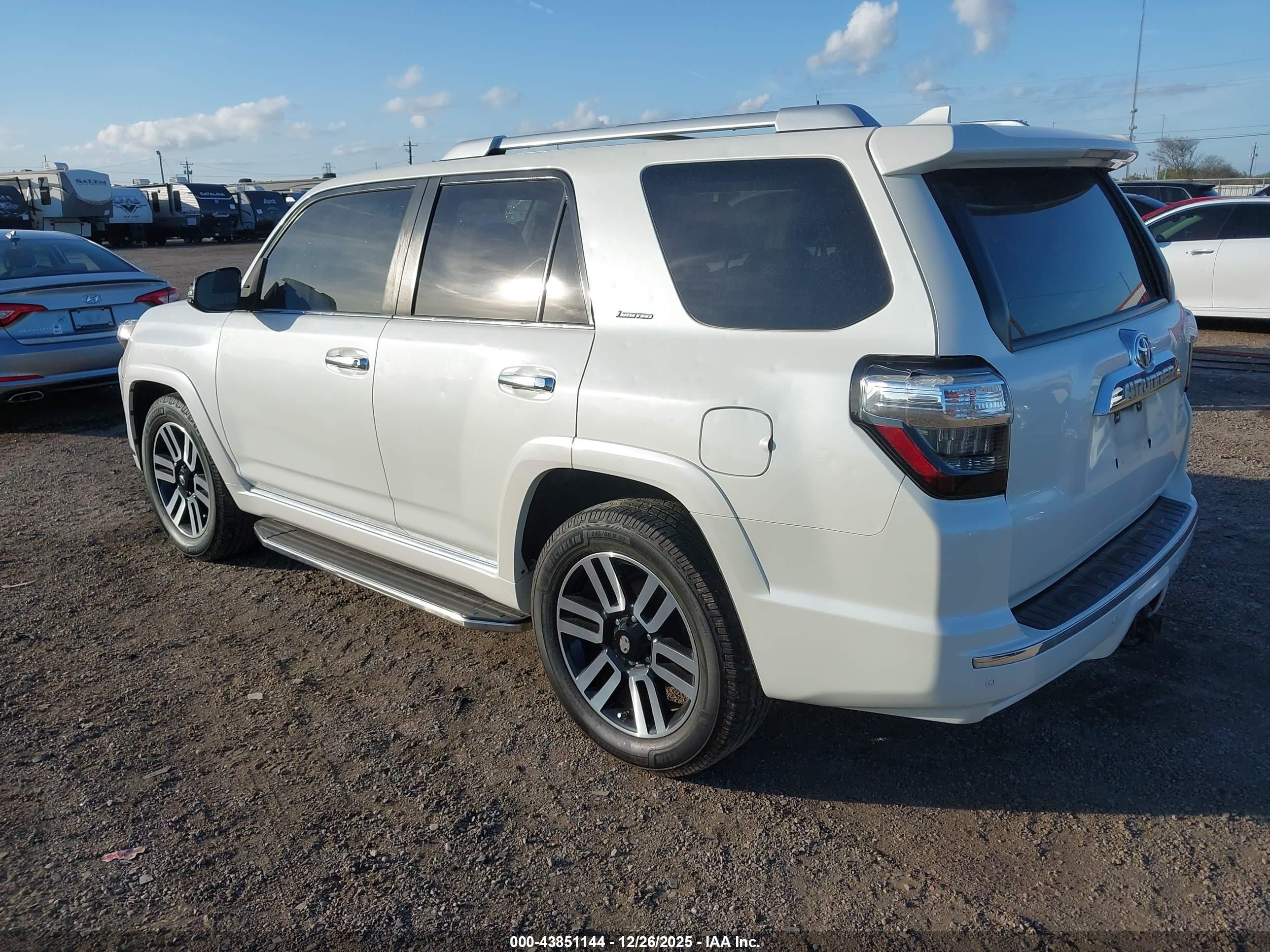 TOYOTA 4RUNNER image 3