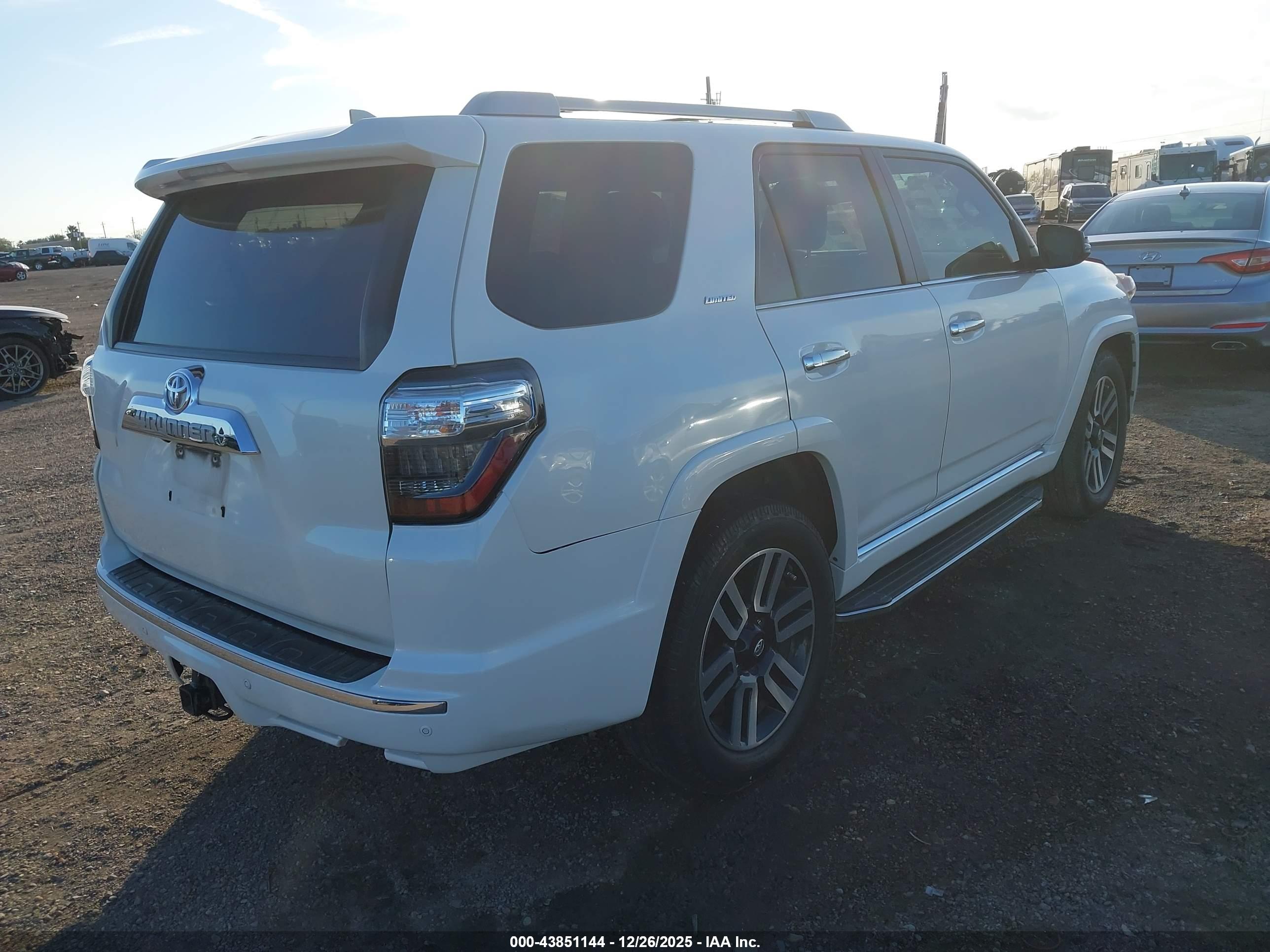 TOYOTA 4RUNNER image 4