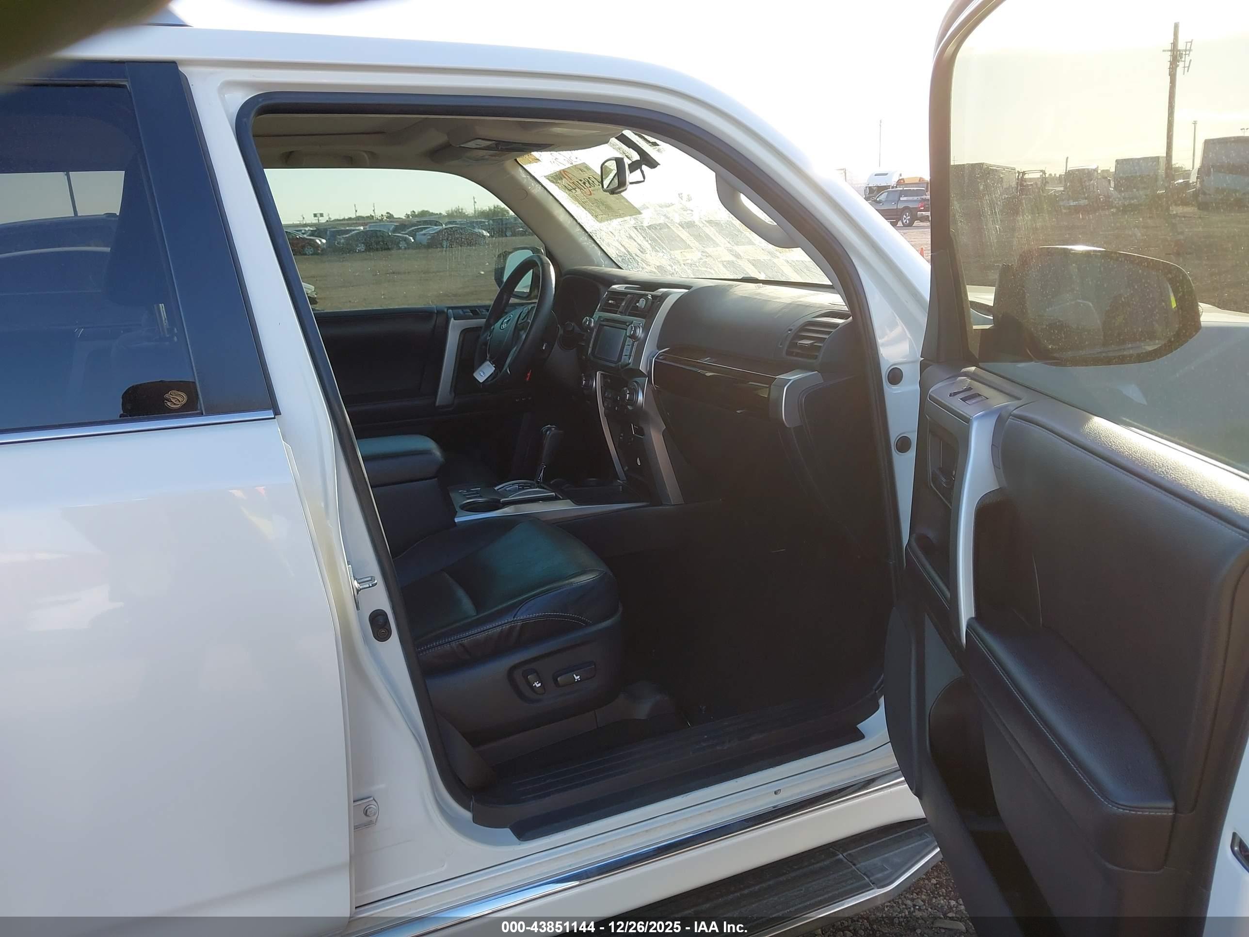 TOYOTA 4RUNNER image 5