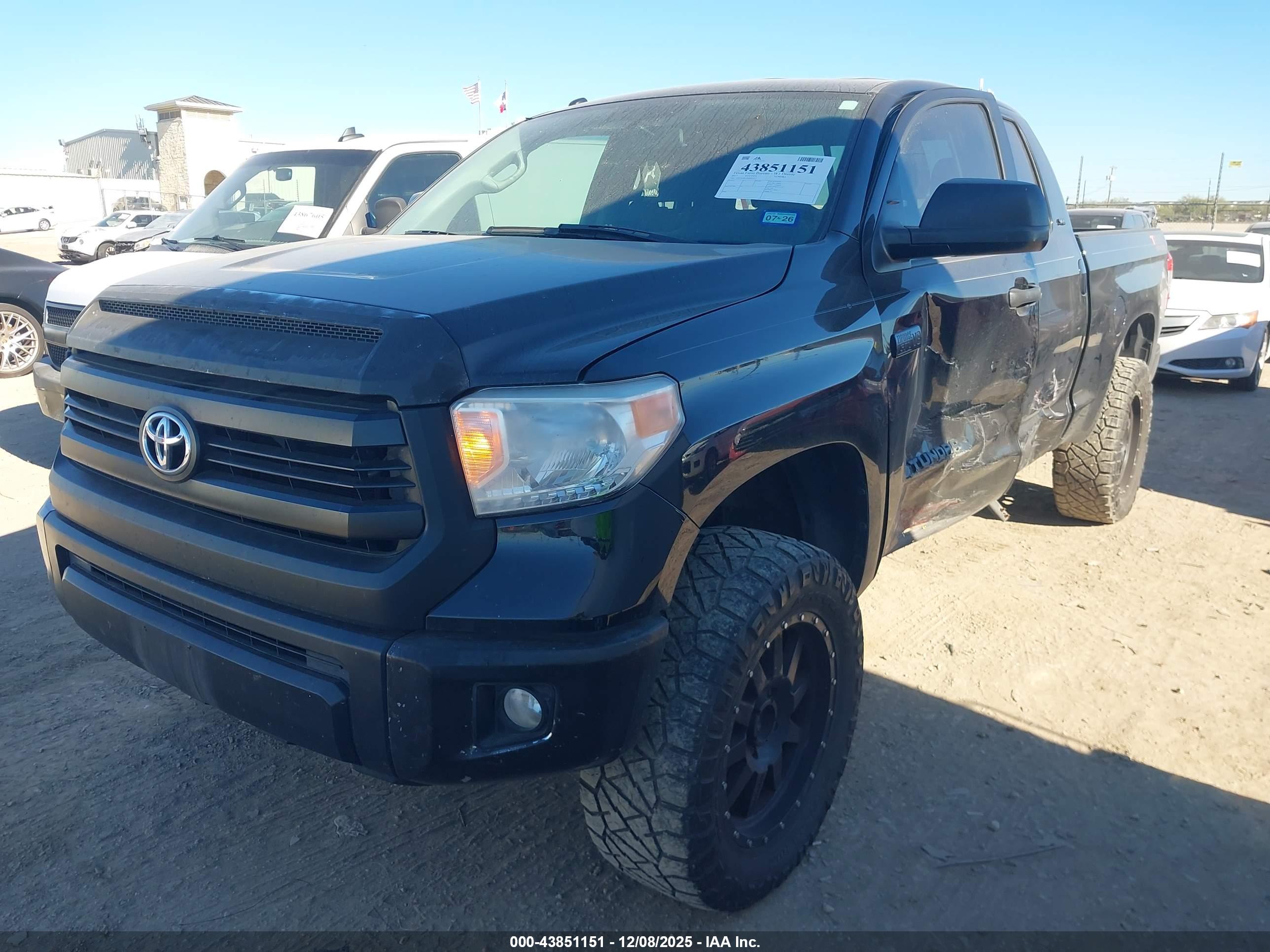 TOYOTA TUNDRA image 2