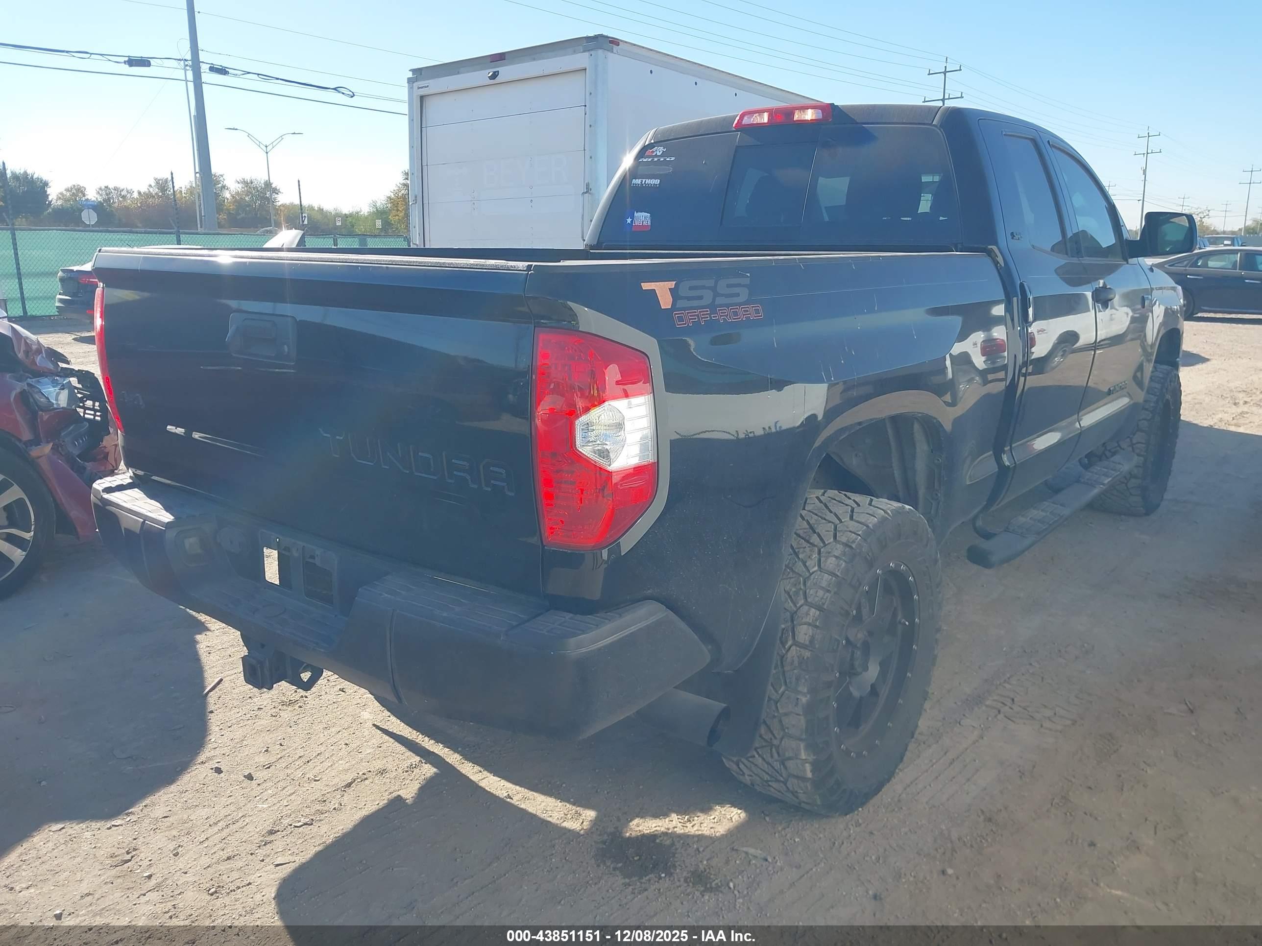TOYOTA TUNDRA image 4
