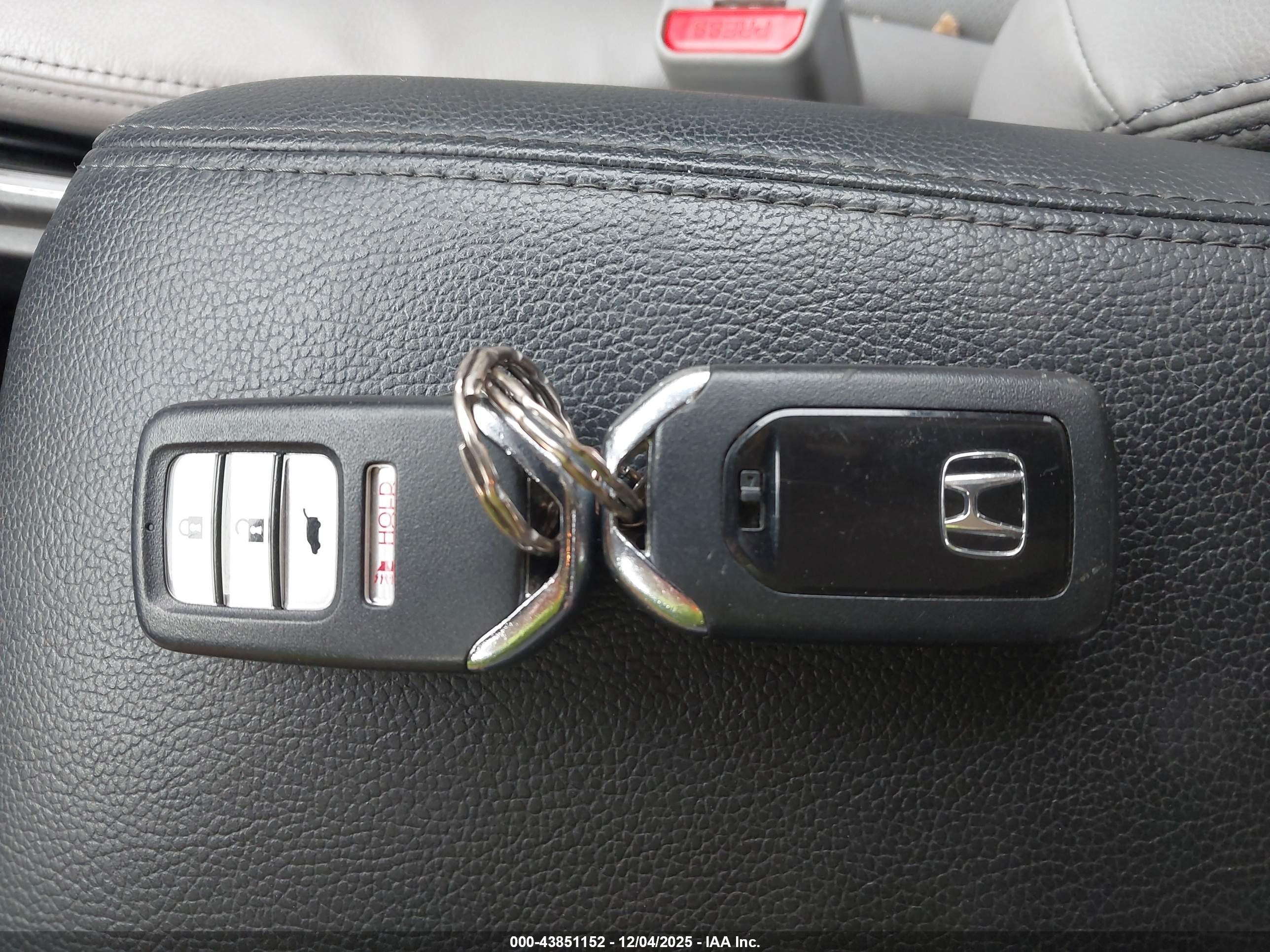 HONDA CR-V image 11
