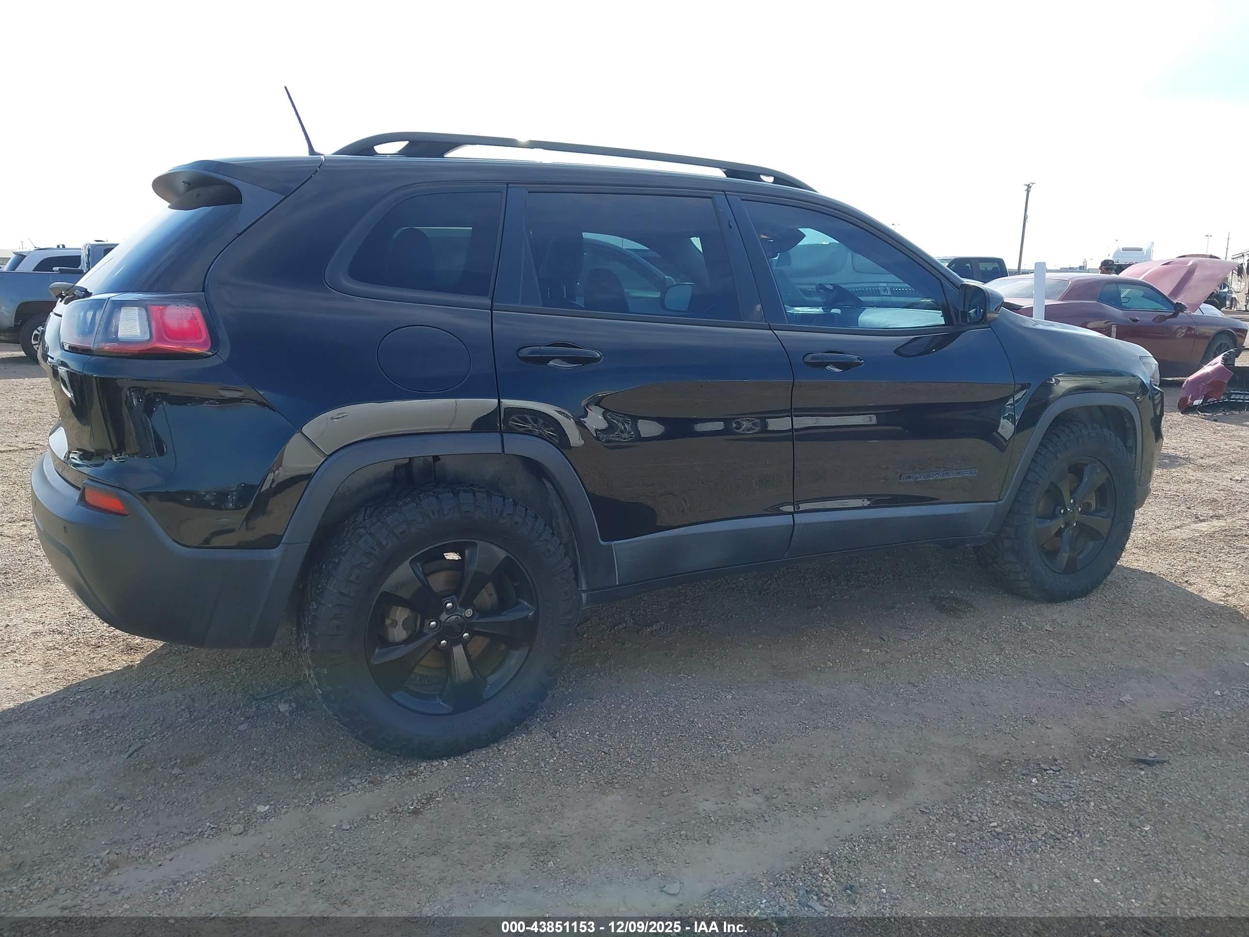 JEEP CHEROKEE image 4