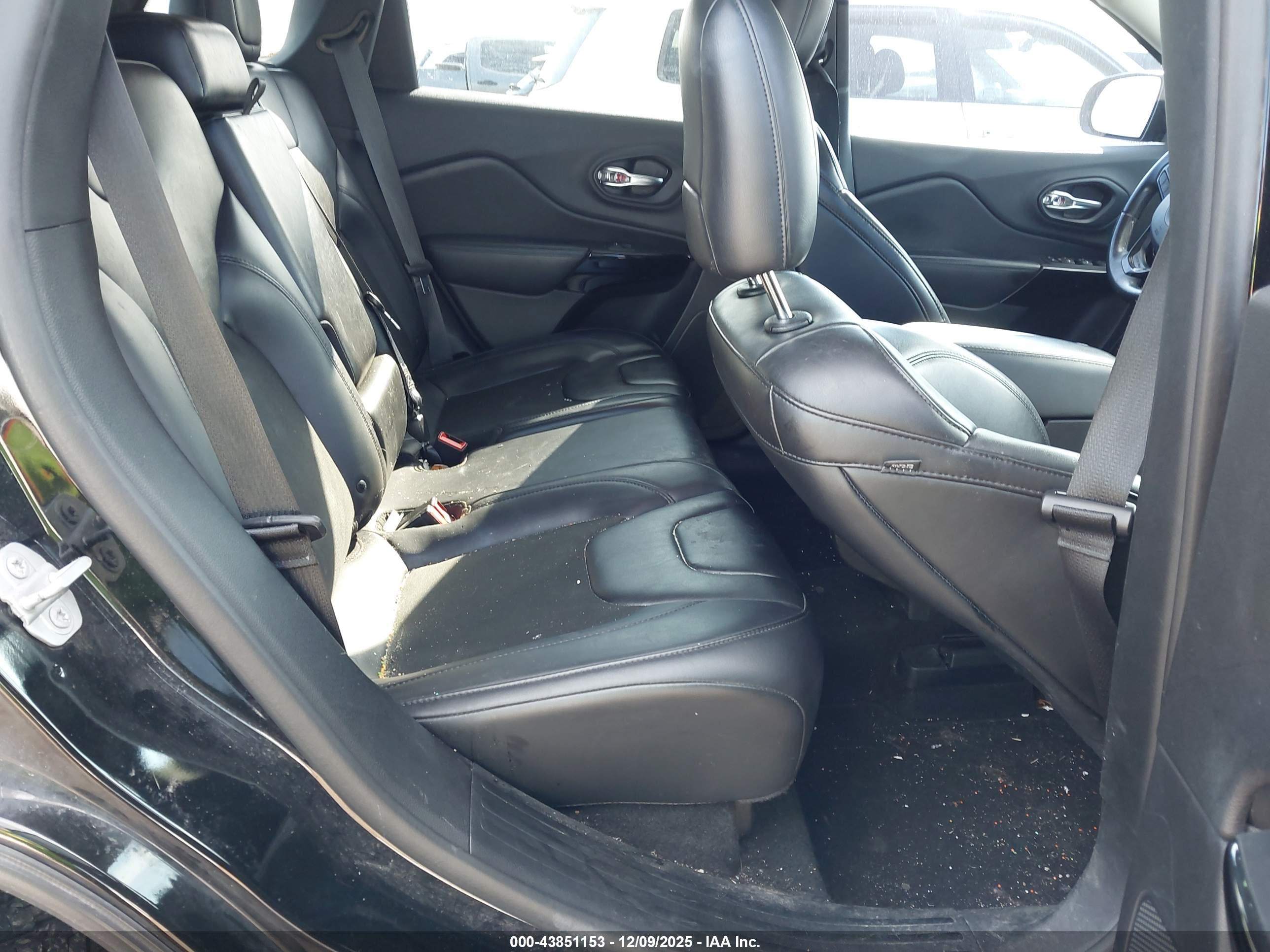 JEEP CHEROKEE image 8
